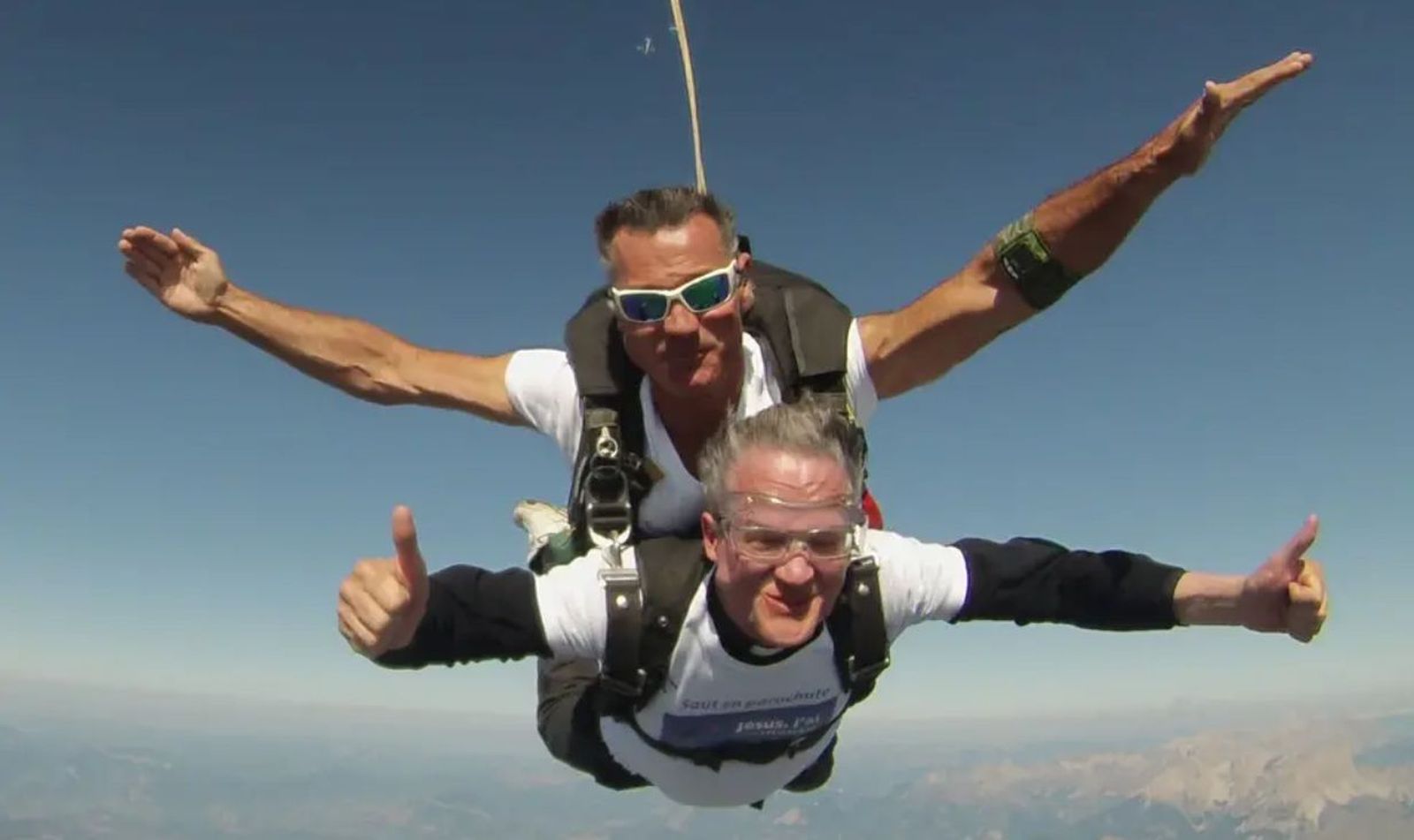 El obispo salta al vacío