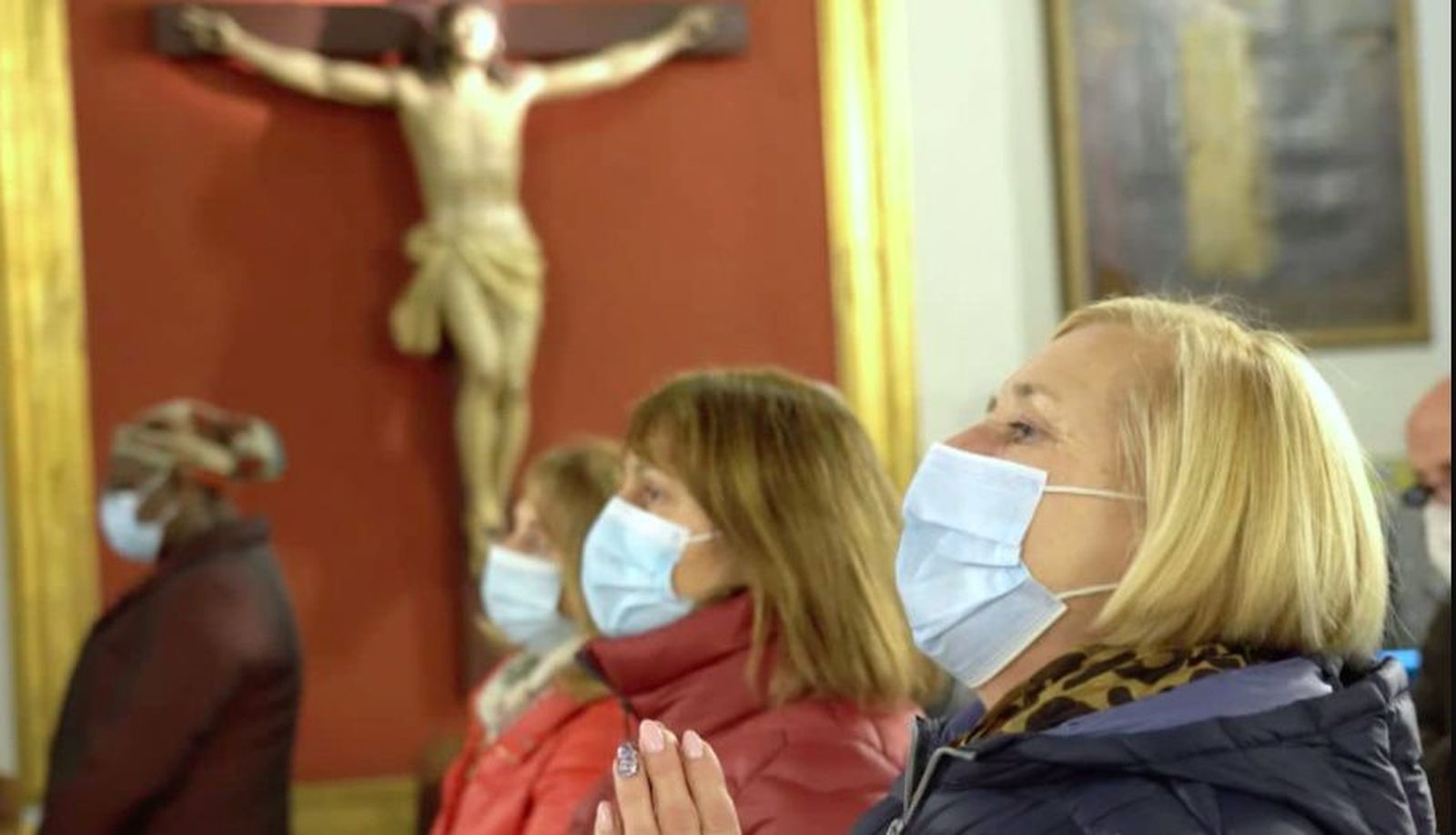 Los ucranianos católicos valencianos, en oración tras el ataque