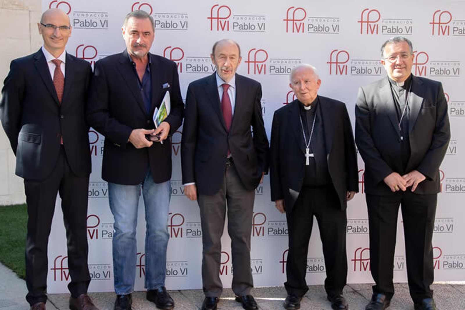 Alfredo Pérez Rubalcaba con el cardenal Cañizares y Ginés García Beltrán