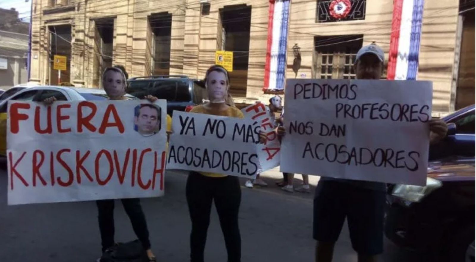 Manifestación contra Kriskovich en la Universidad Católica