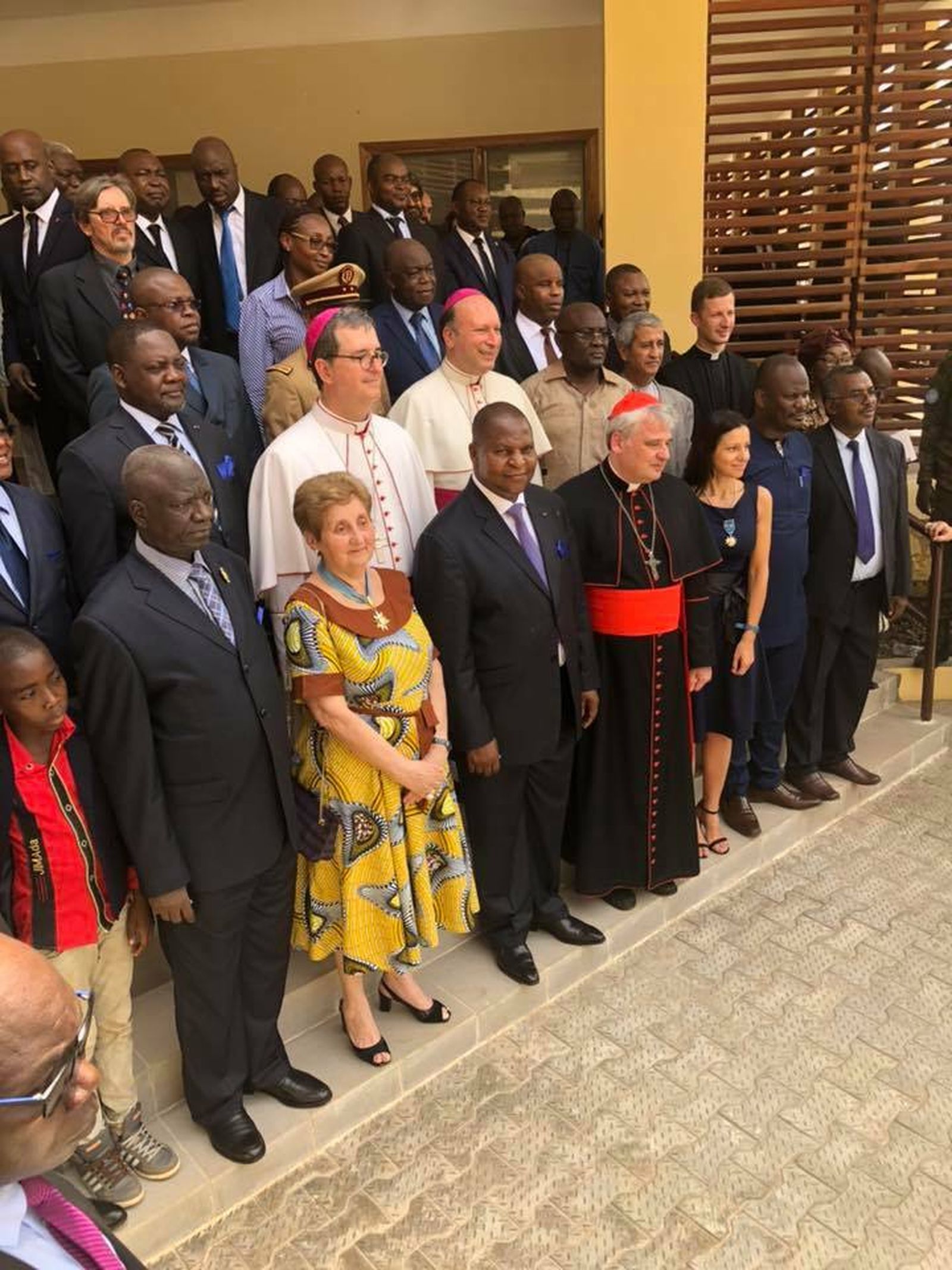 El limosnero del Papa inauguró el hospital pediátrico de Bangui