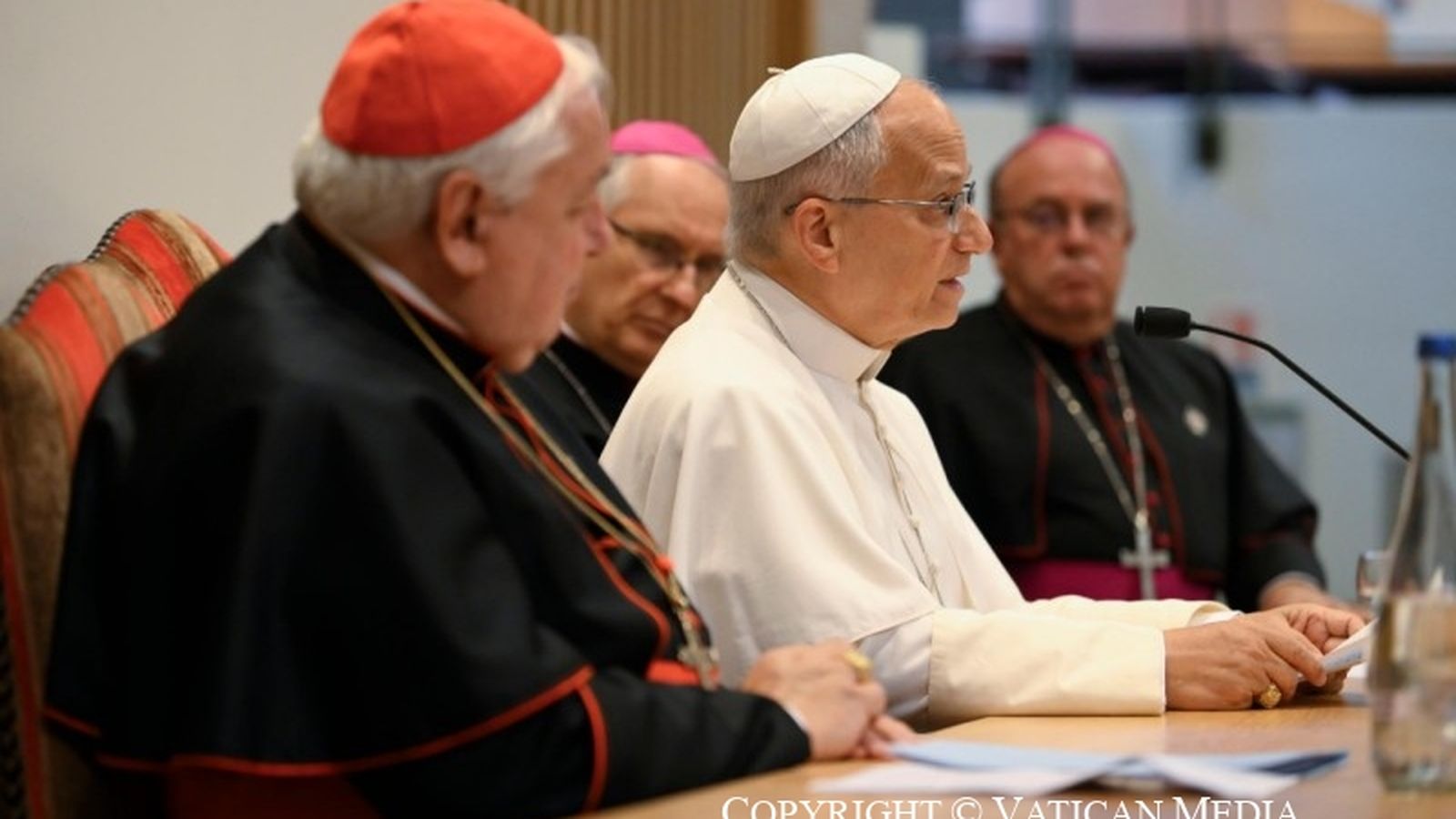 León XIV, con los obispos franceses