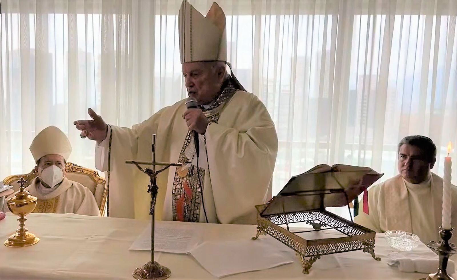 Discreta celebración del obispo emérito de Ecatepec en sus bodas de plata episcopales