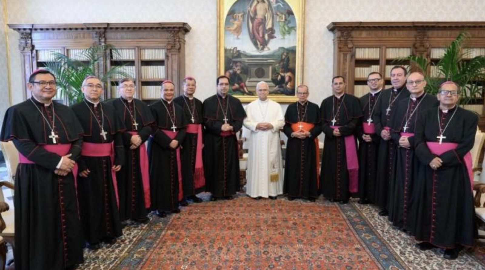Los obispos de El Salvador, con el Papa León XIV