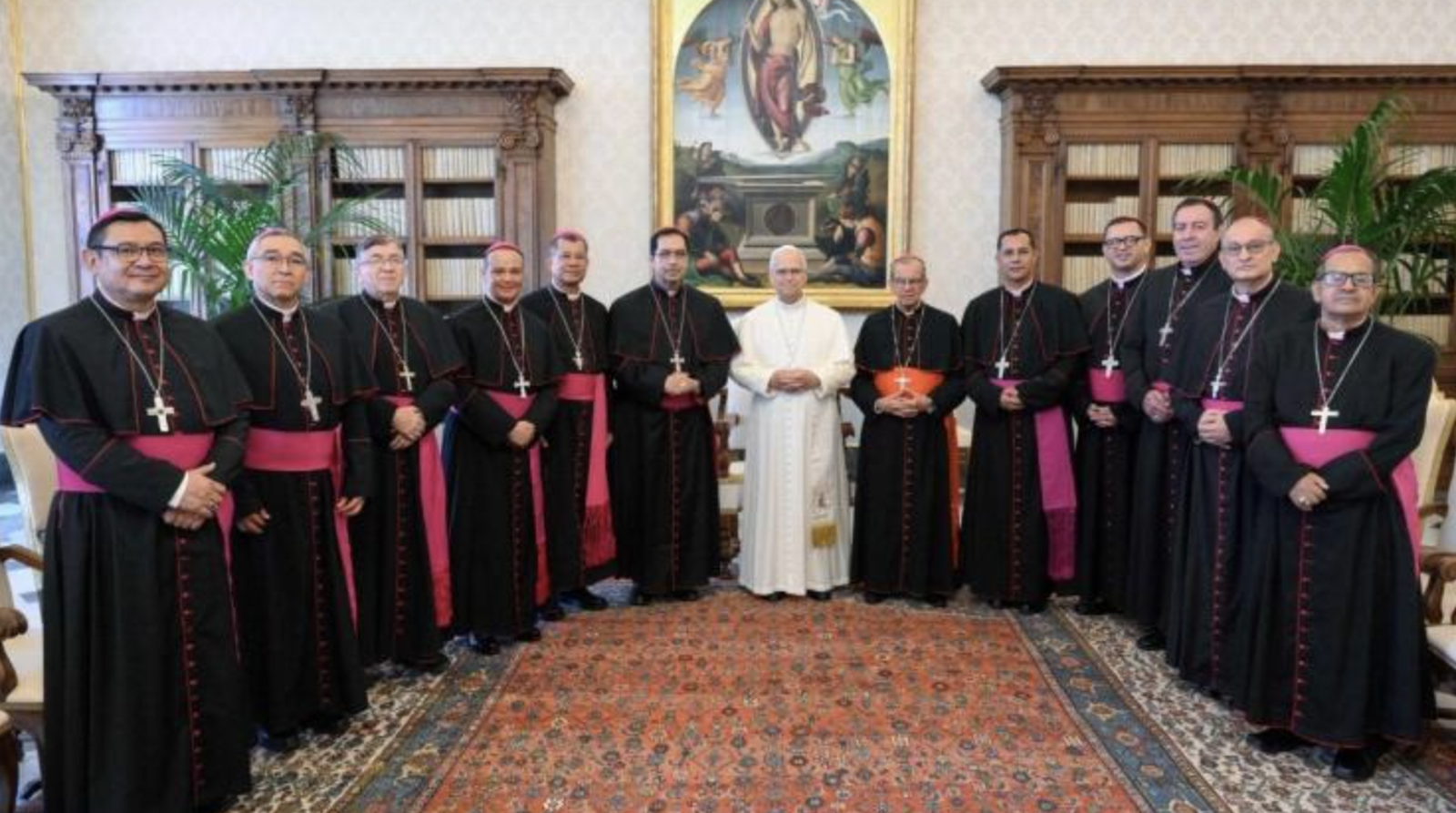 Los obispos de El Salvador, con el Papa León XIV