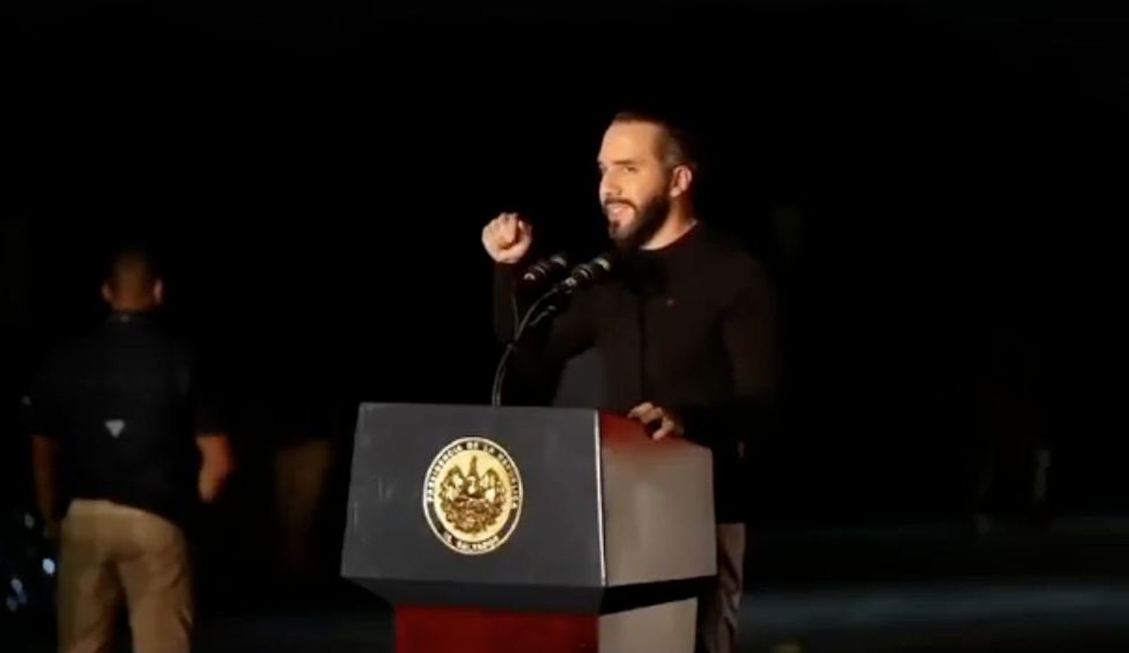 Nayib Bukele defiende la minería en El Salvador
