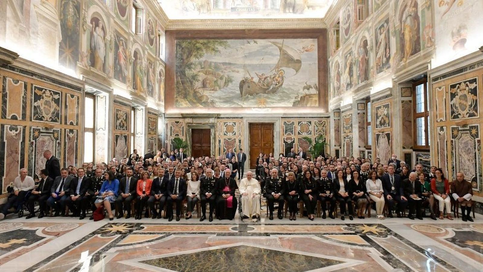 Francisco y los participantes en Congreso sobre el cuidado de la biodiversidad