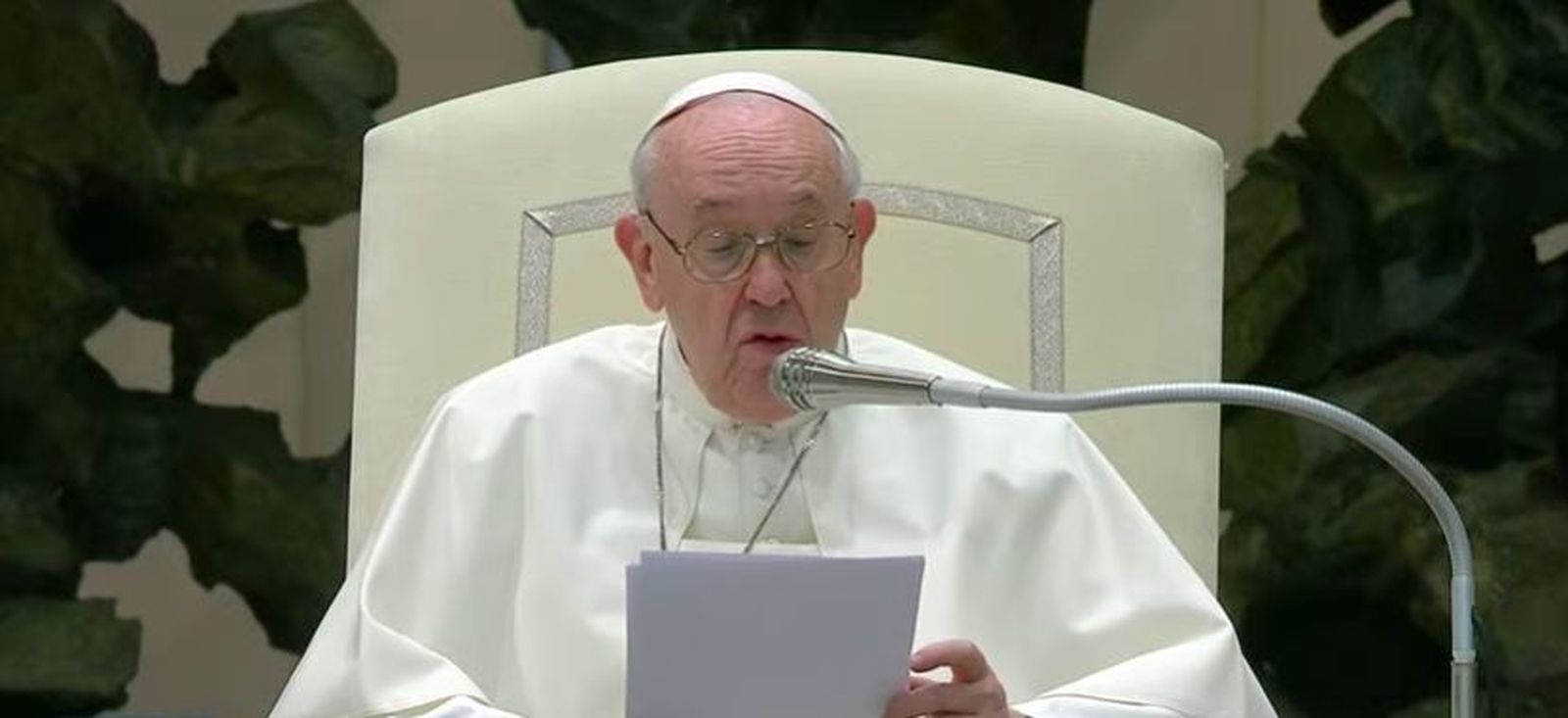 Francisco: "Hay gente que parece que vive entre habladurías, todos los días critican a los demás. ¡Mírate a ti mismo!"