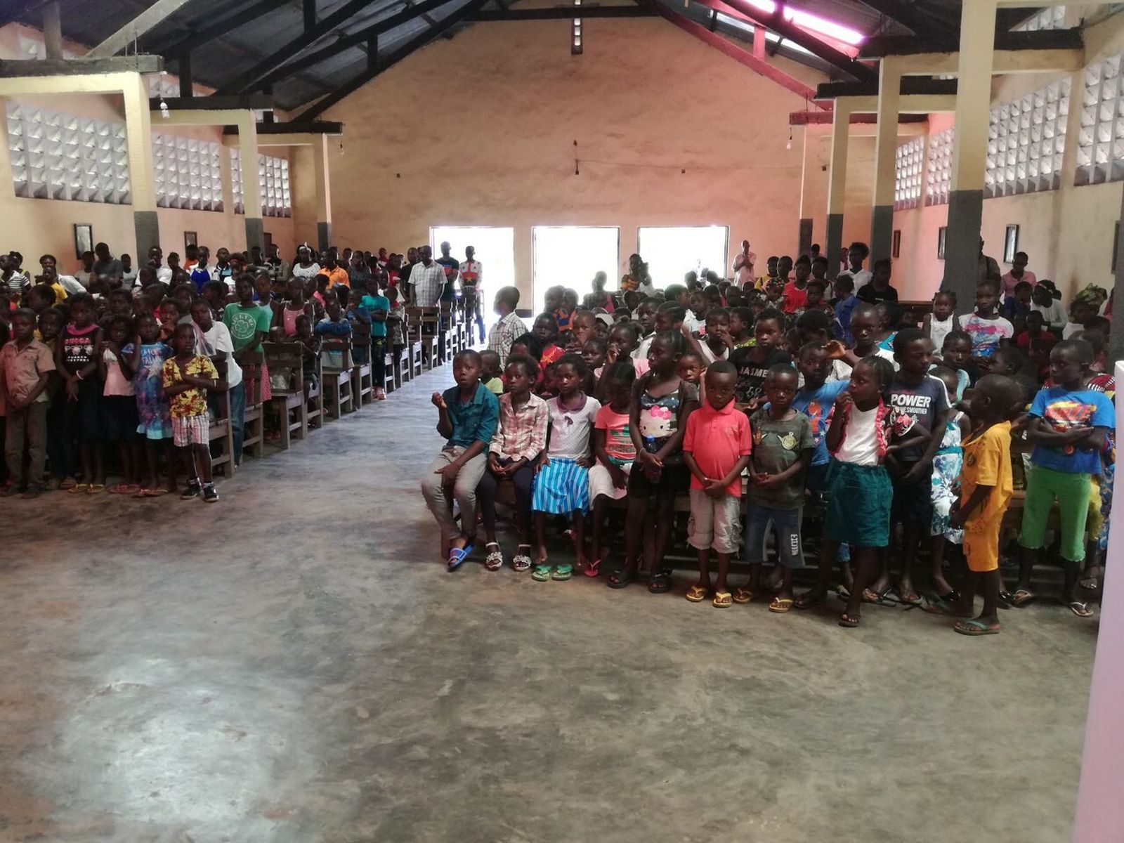 Parroquia de Kikonga en Congo