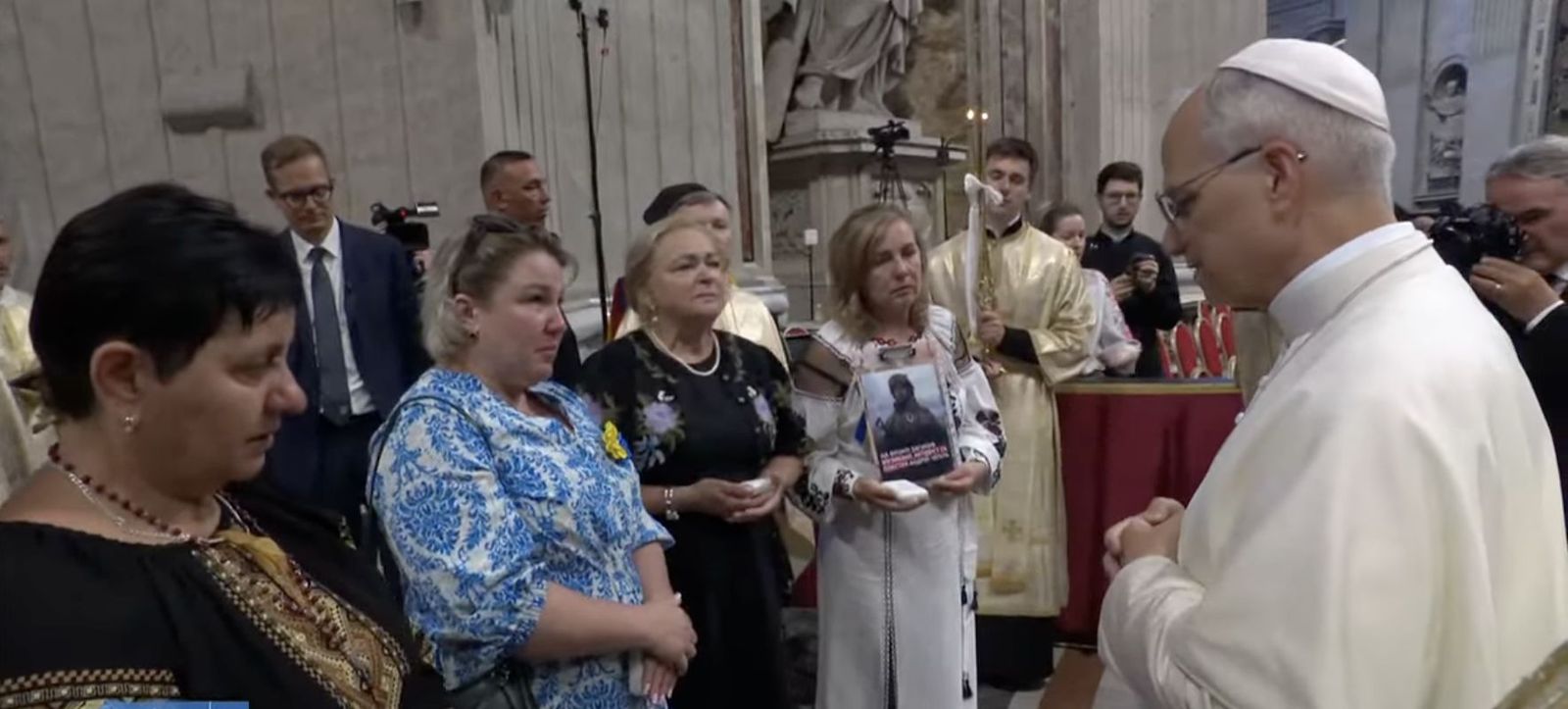 León XIV, con las cuatro mujeres ucranianas