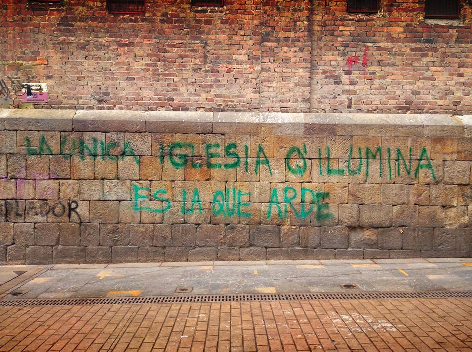 "La única Iglesia que ilumina es la que arde"