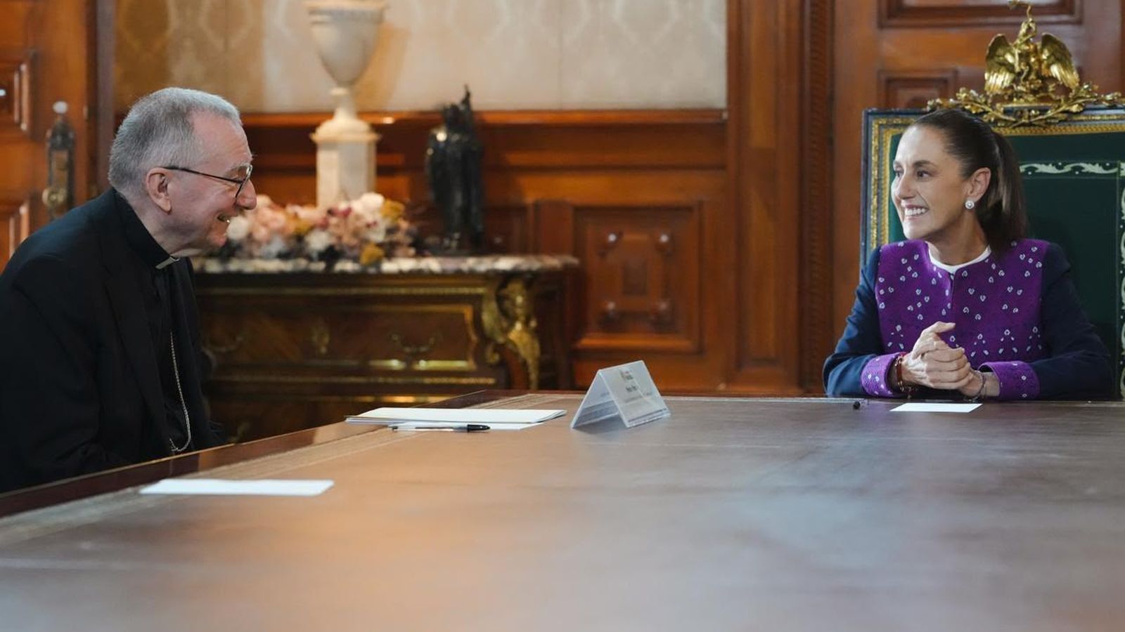 Cardenal Parolin y presidenta de Mexico