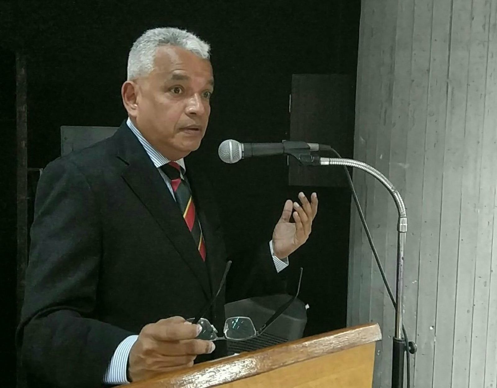 Luis Ovando Hernández, sj