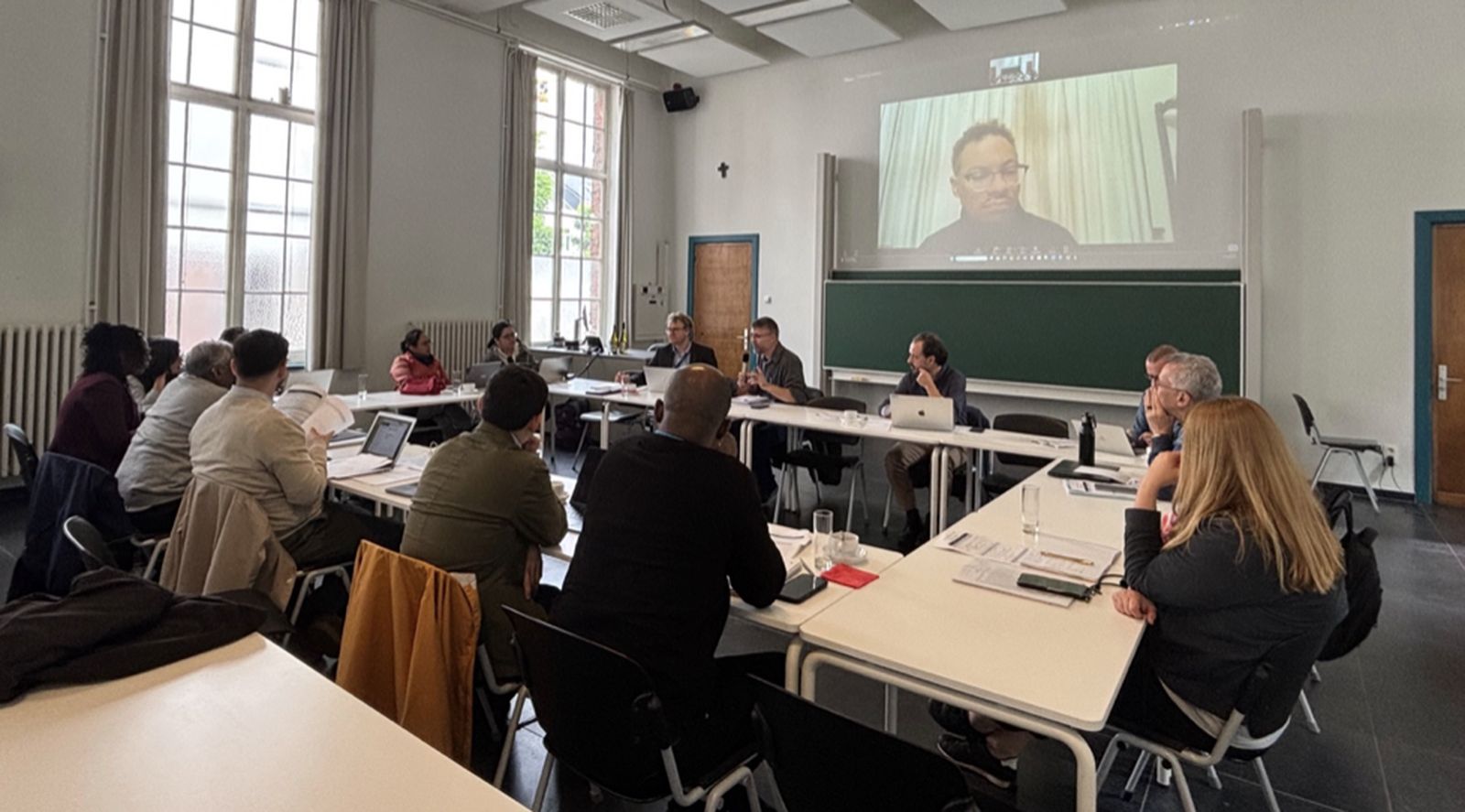 Equipo editorial de Concilium en una de las sesiones de trabajo
