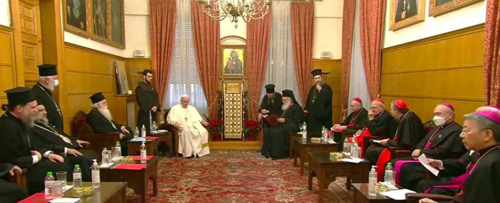 Encuentro de católicos y ortodoxos en el Salón del Trono