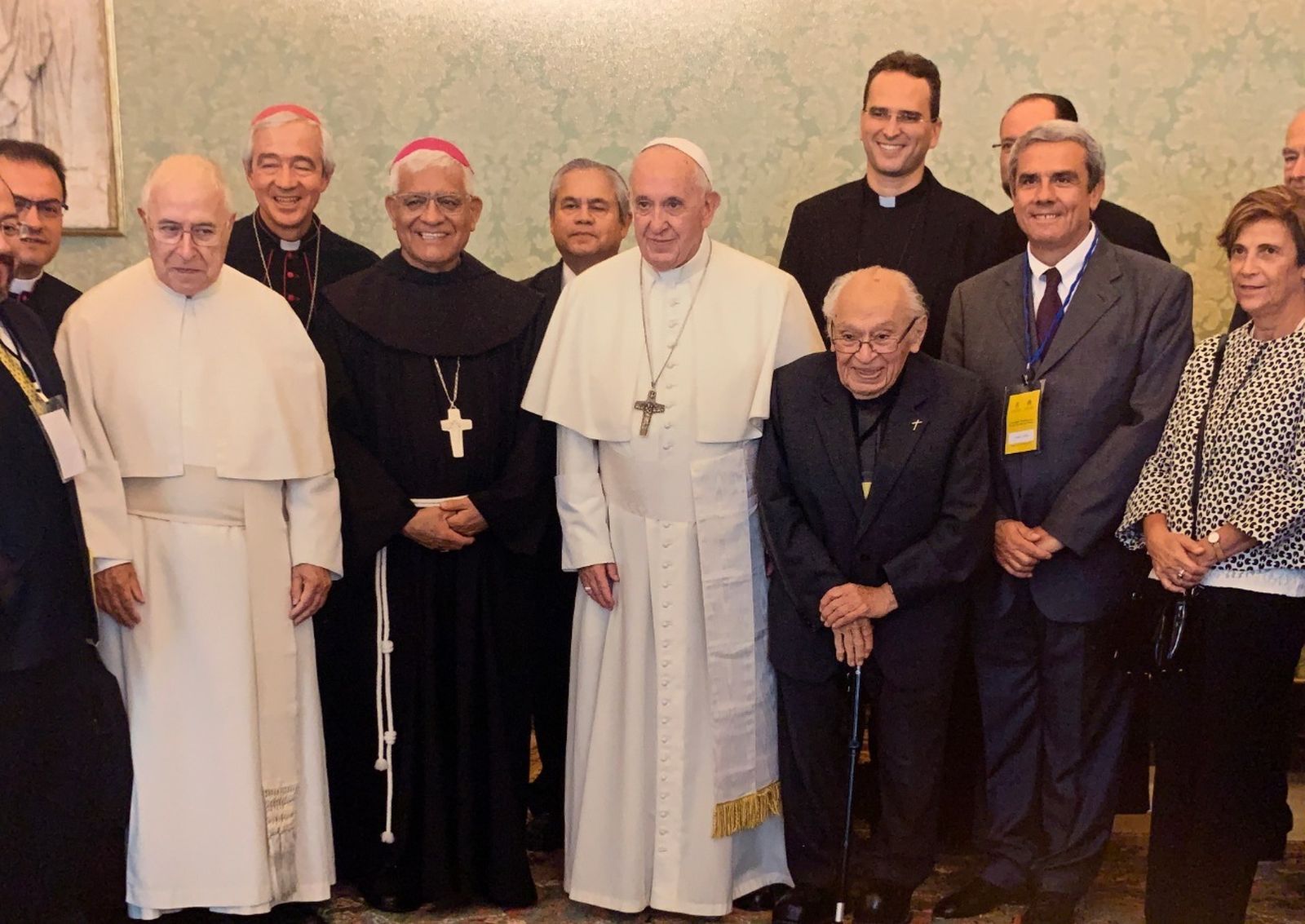 Francisco, con Gustavo Gutiérrez y otros participantes en el Congreso Internacional sobre Puebla