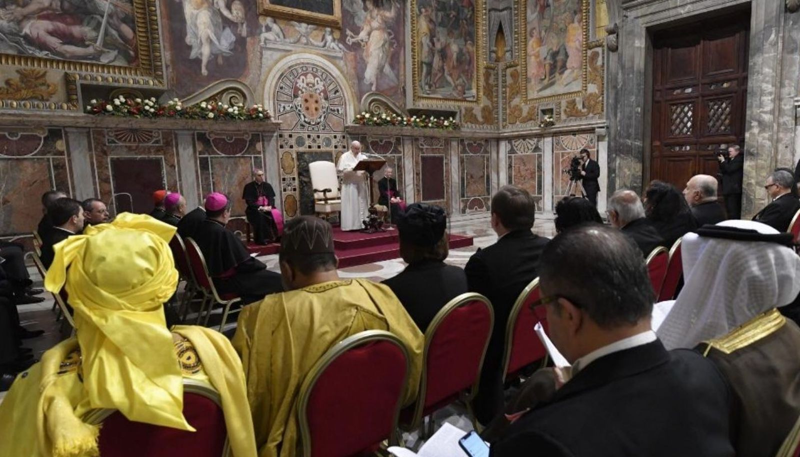 Papa y cuerpo diplomático