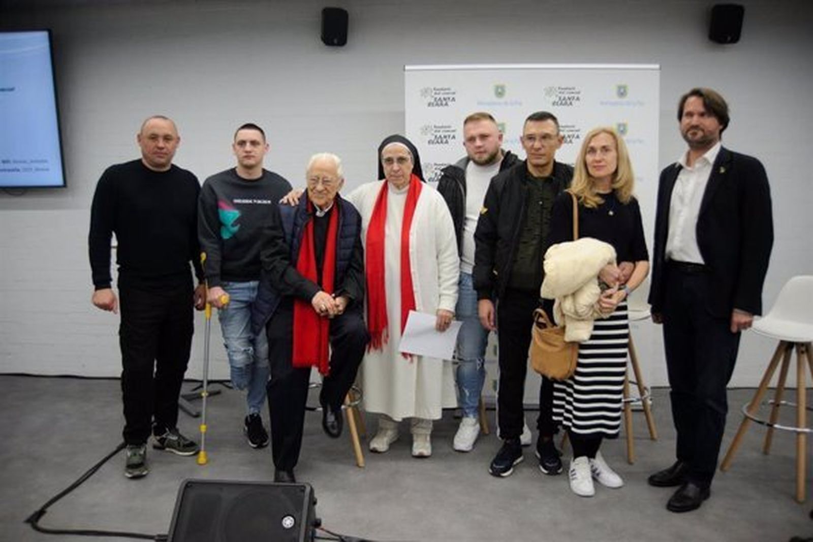 Sor Lucía Caram y Padre Ángel piden donaciones para un hospital de campaña