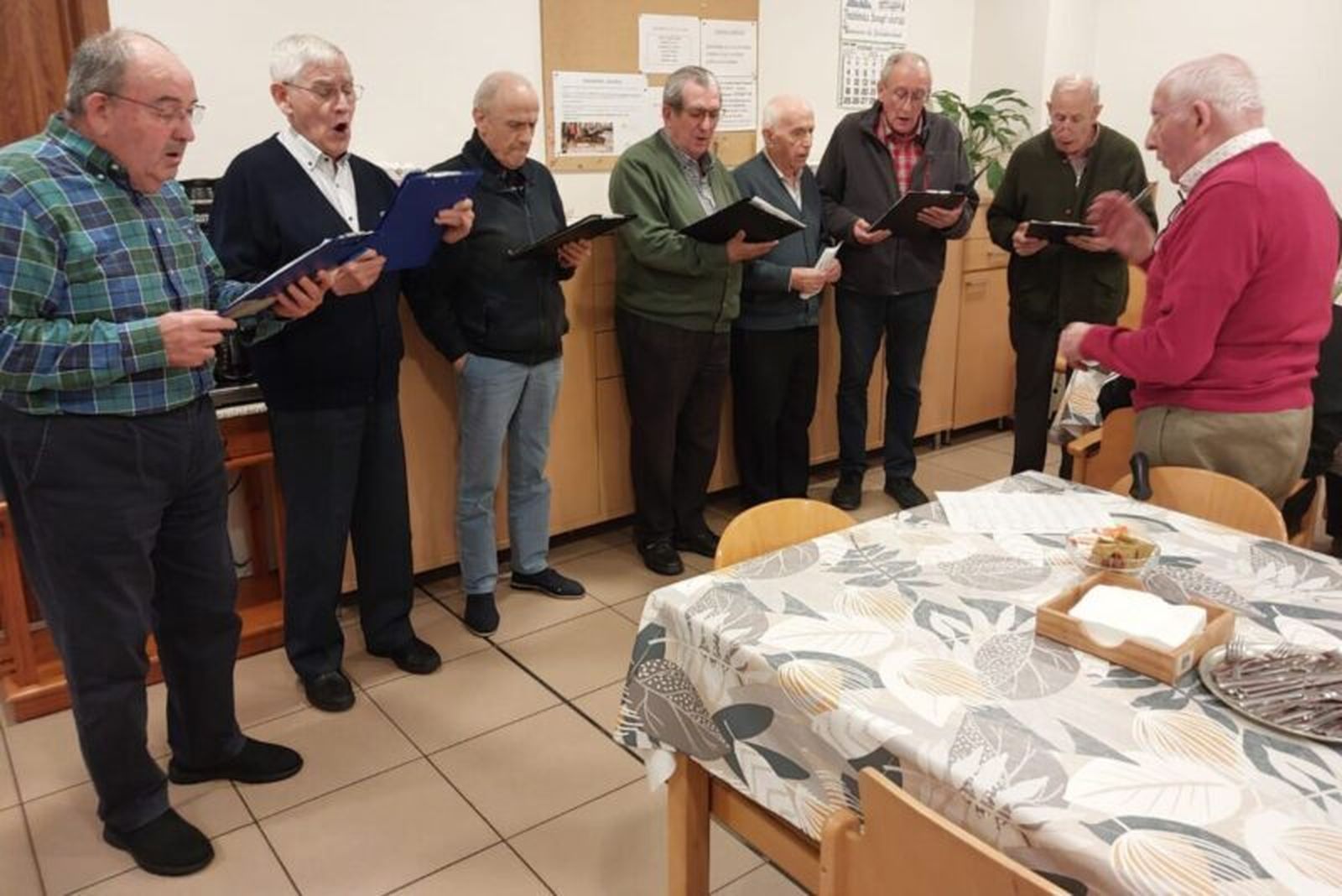 Coro Apaiz Abesbatza, los “viejos" cantores del Seminario vuelven a unir sus voces