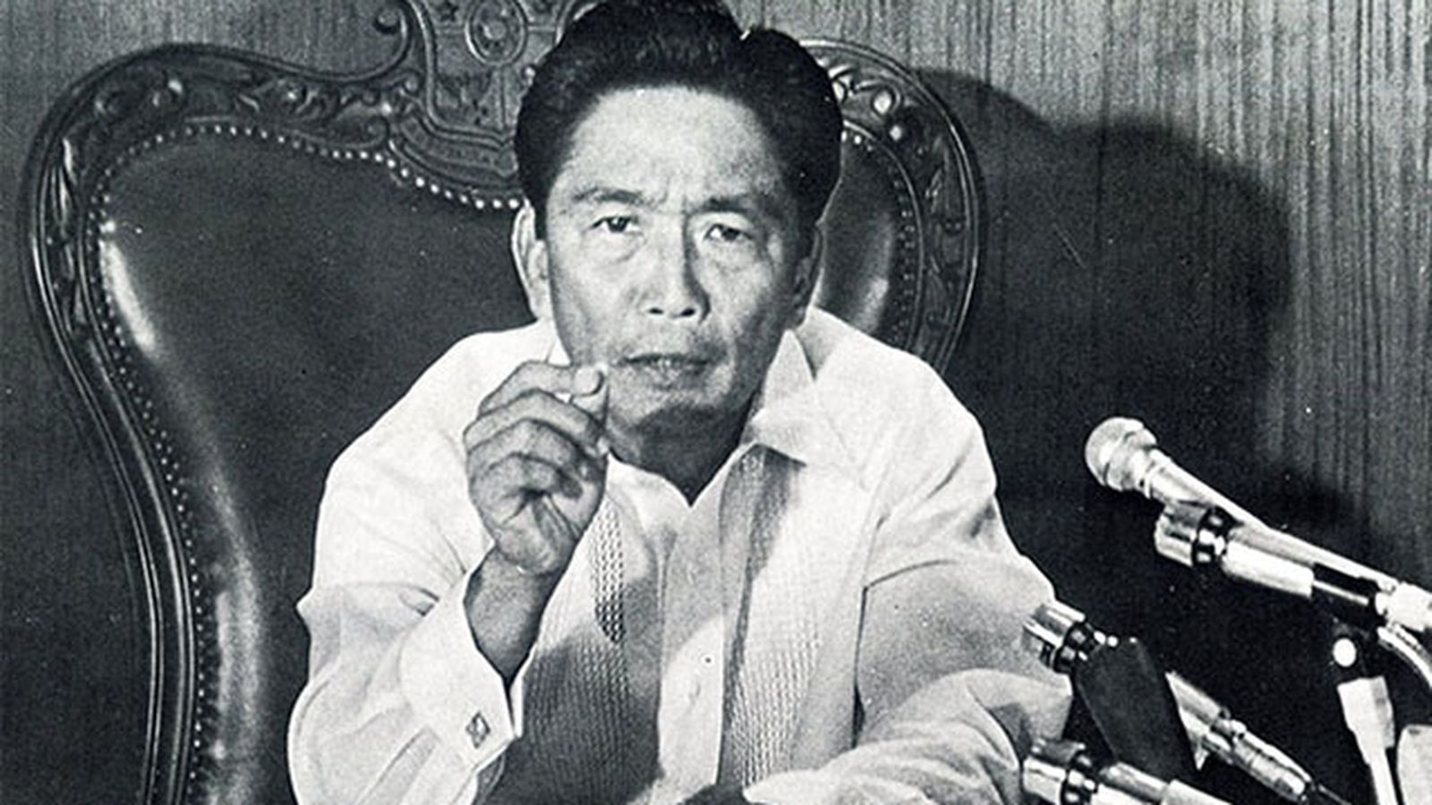 Ferdinand-Marcos anunciando la declaración de la Ley Marcial dos días después de firmar el decreto en 1972
