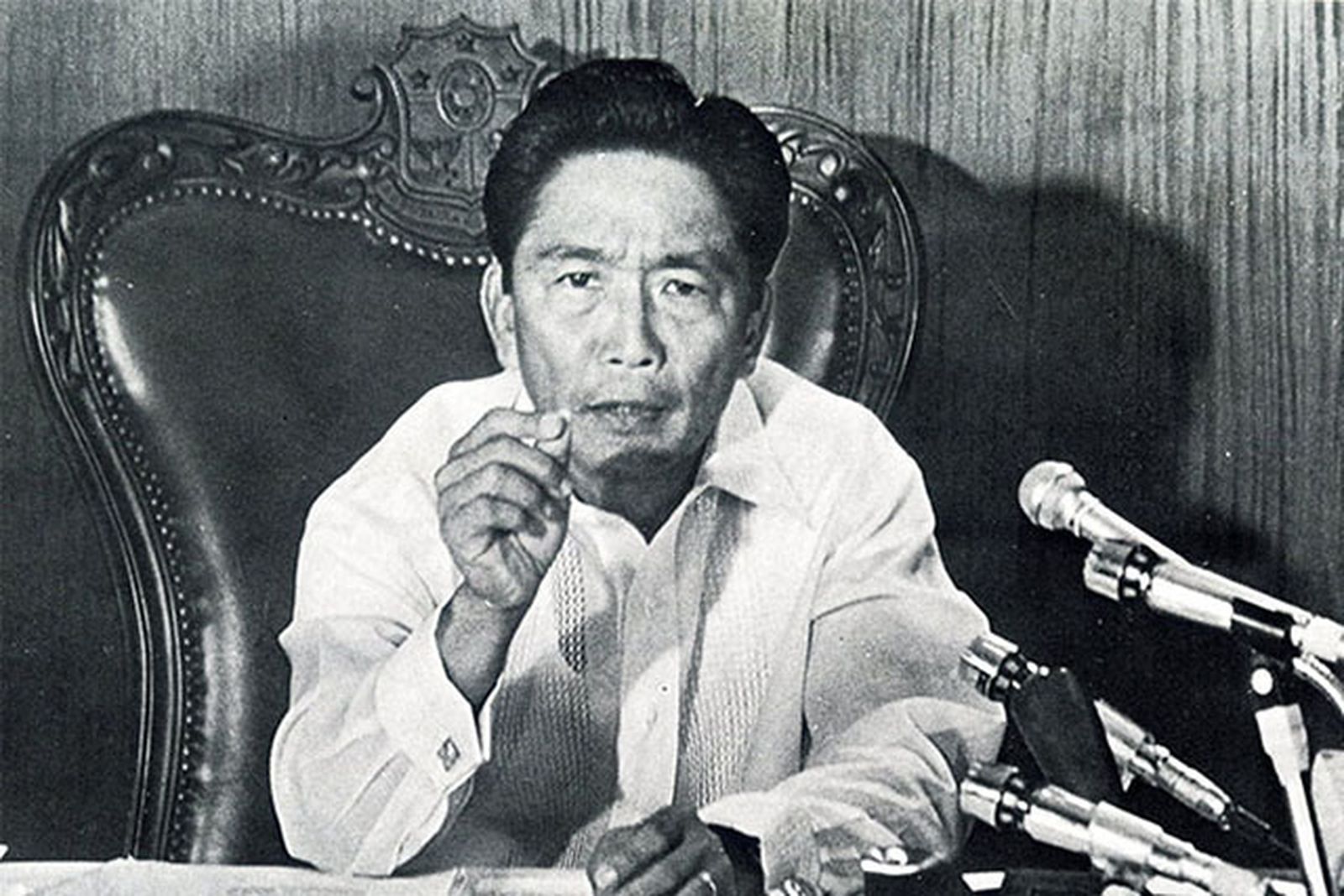 Ferdinand-Marcos anunciando la declaración de la Ley Marcial dos días después de firmar el decreto en 1972