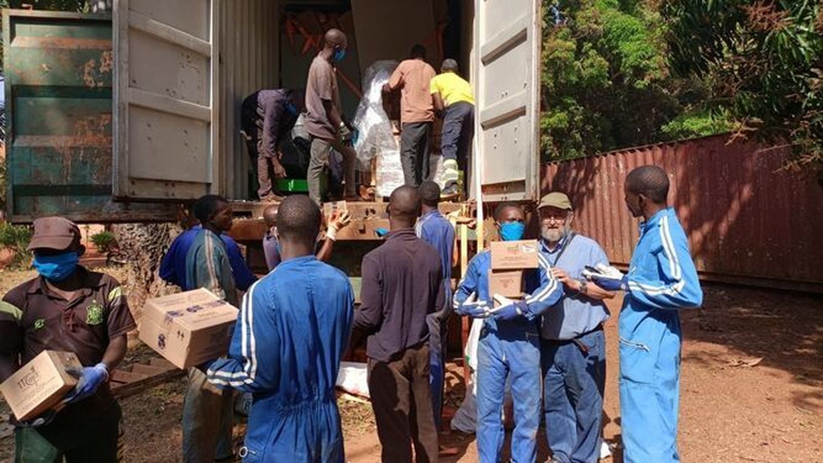 Dos contenedores de ayuda humanitaria llegan a Bangassou desde Córdoba