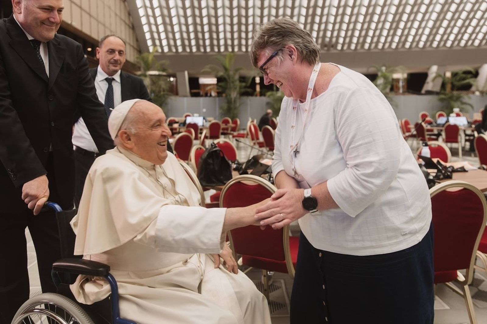 Mary Barron, con el Papa Francisco