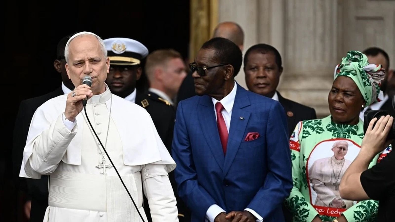 León XIV en Mongomo, Guinea Ecuatorial, junto a Teodoro Obiang