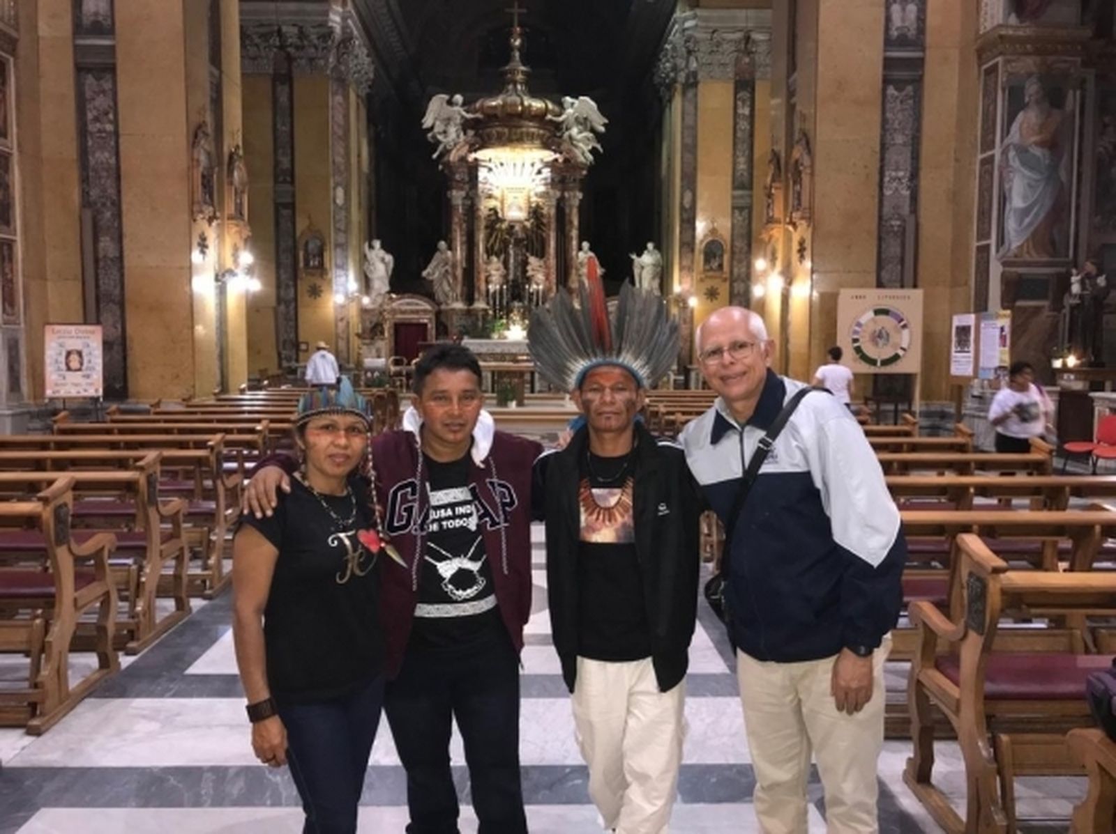 Joao Gutemberg (derecha), durante el Sínodo de la Amazonía