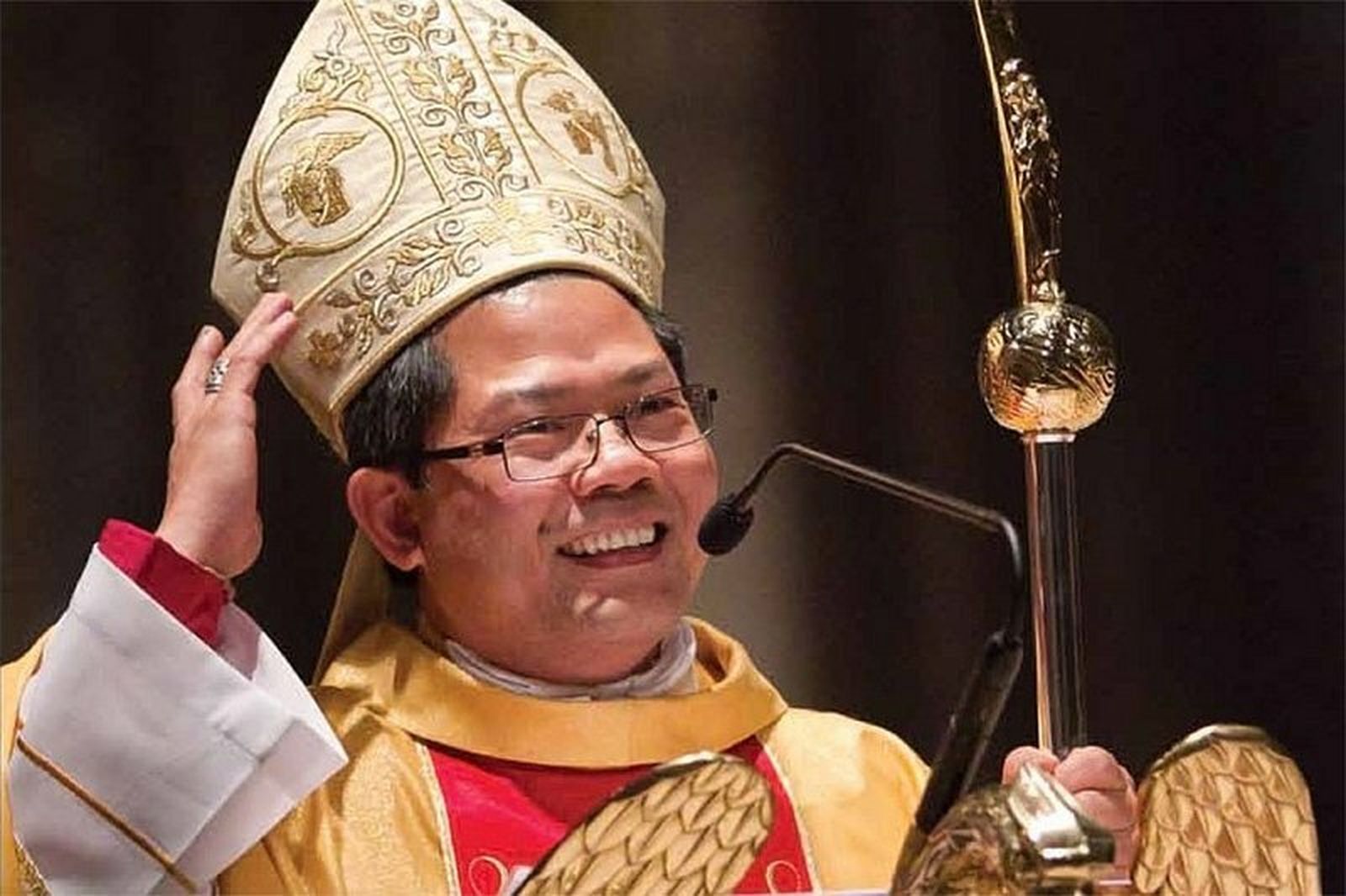 Monseñor Vincent Long