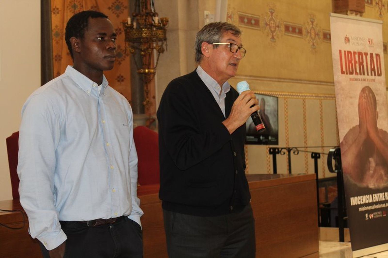 Jorge Crisafulli y Chennor Bah, durante su visita en la Universidad Abad Oliva CEU de Barcelona.