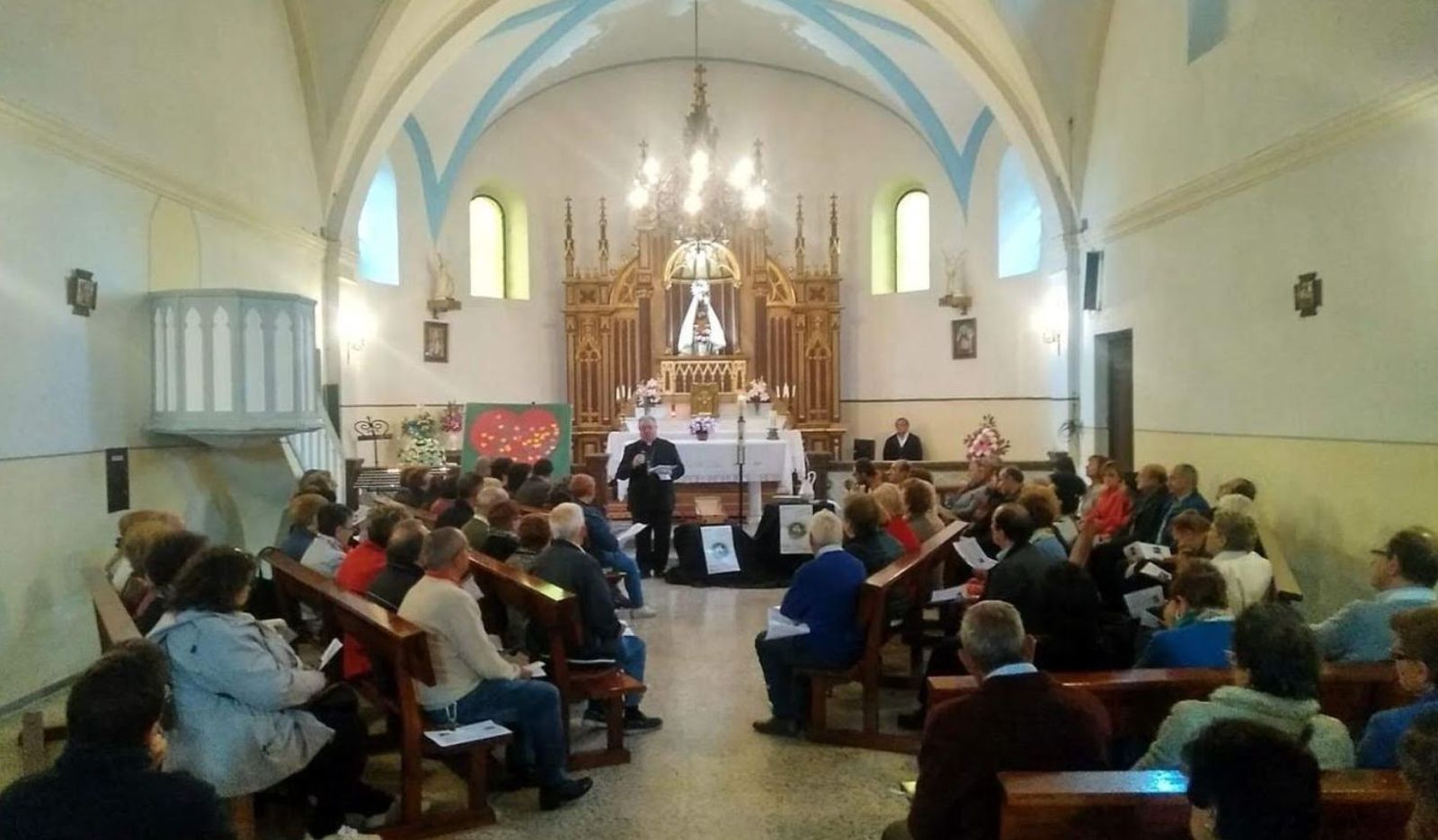 MOnseñor Herrero en un pueblo antes de la pandemia