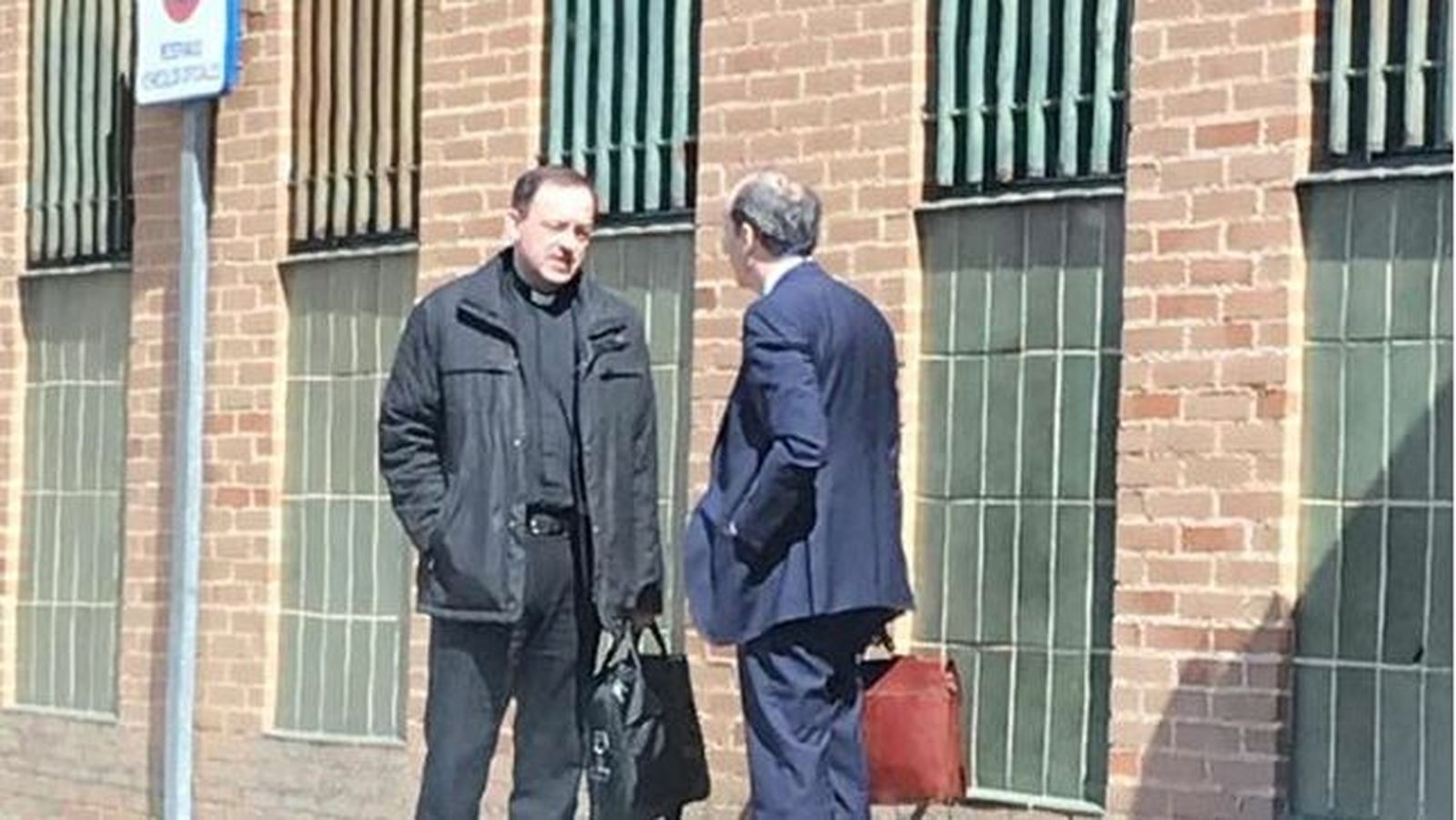 Un cura de Toledo se enfrenta a 17 años de cárcel por agresión continuada contra una menor