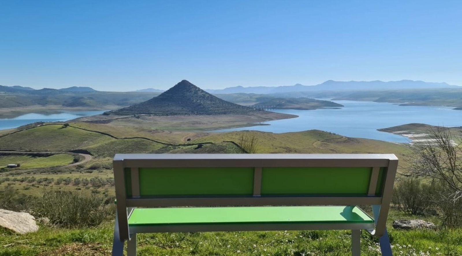 "Extremadura, la primera; es decir, la última"