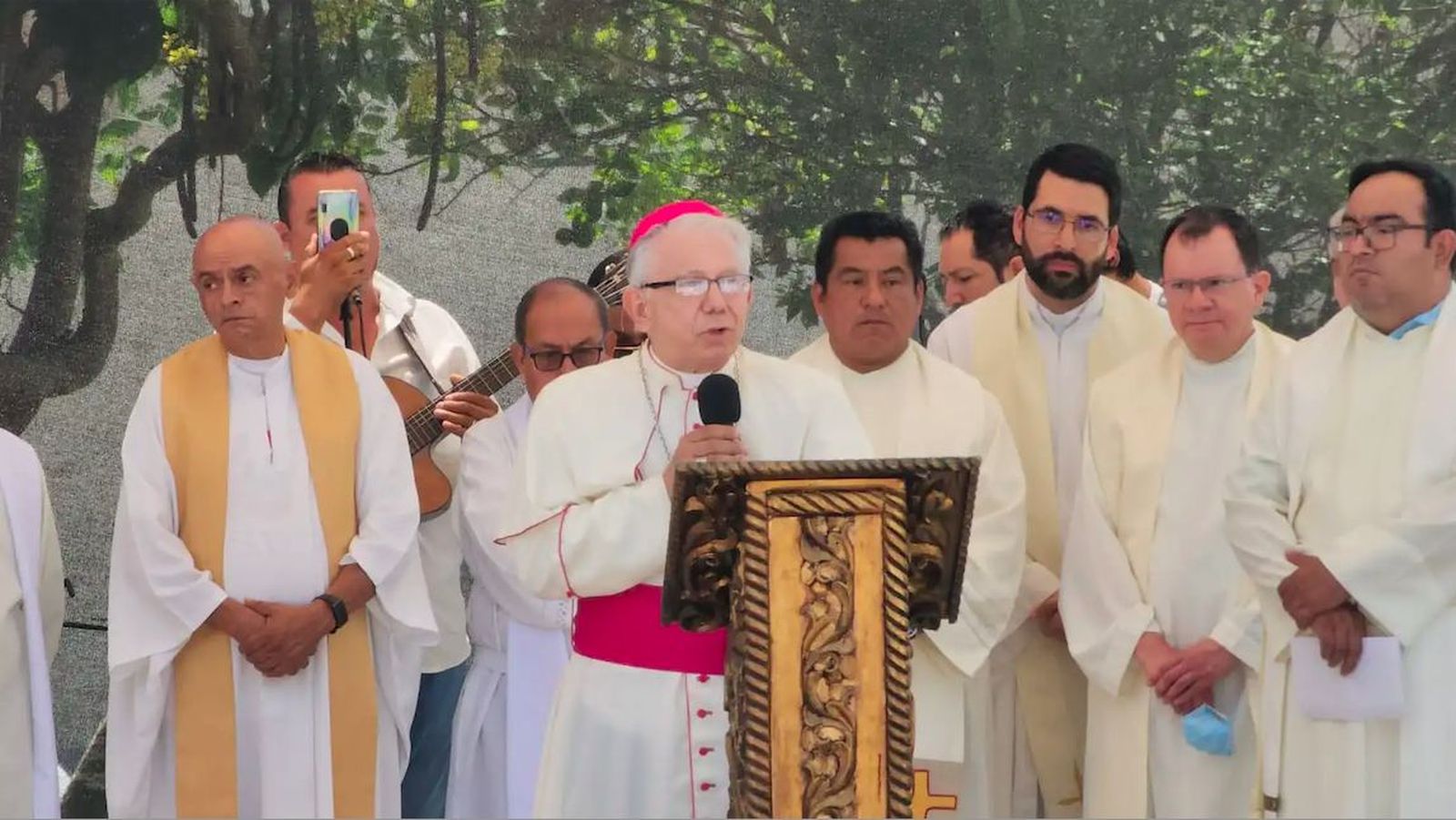 “México está salpicado de sangre por todas partes”: Mons. Ramón Castro