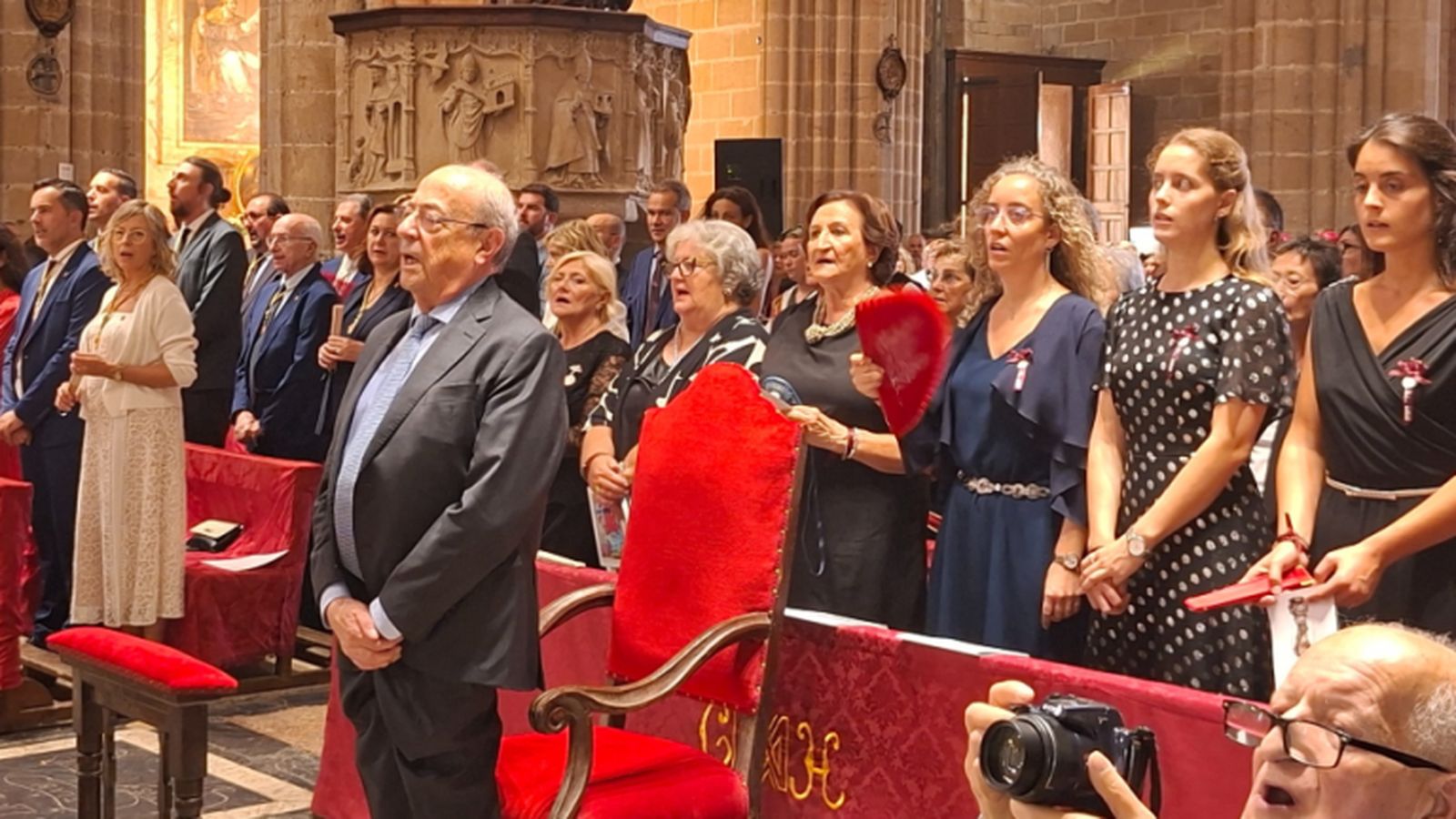 Esteve Camps, durante la celebración, en uno de los momentos destacados de la jornada.