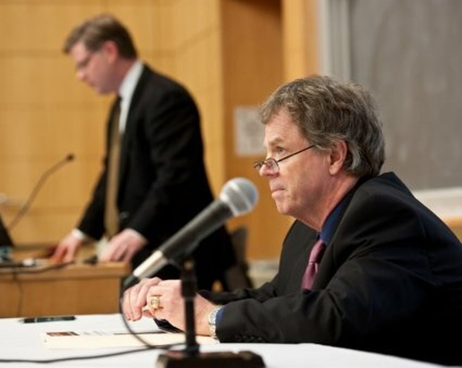 El profesor y jesuita Jim Keenan