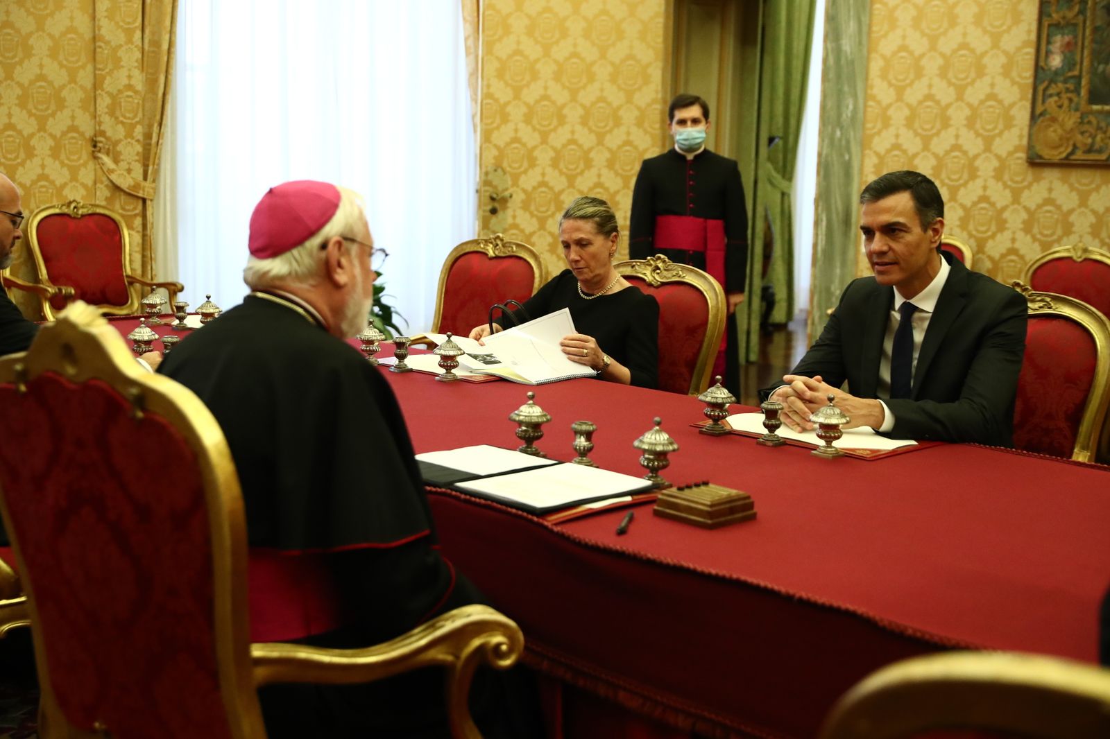 Pedro Sánchez adelanta al Papa un nuevo Estado de Alarma en España