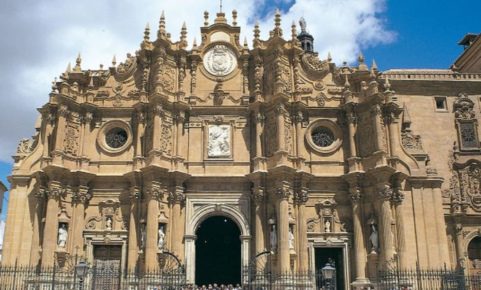 Exterior de la catedral de Guadix