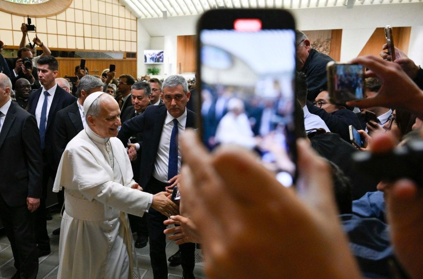 León XIV ya tiene listos sus perfiles oficiales en X e Instagram