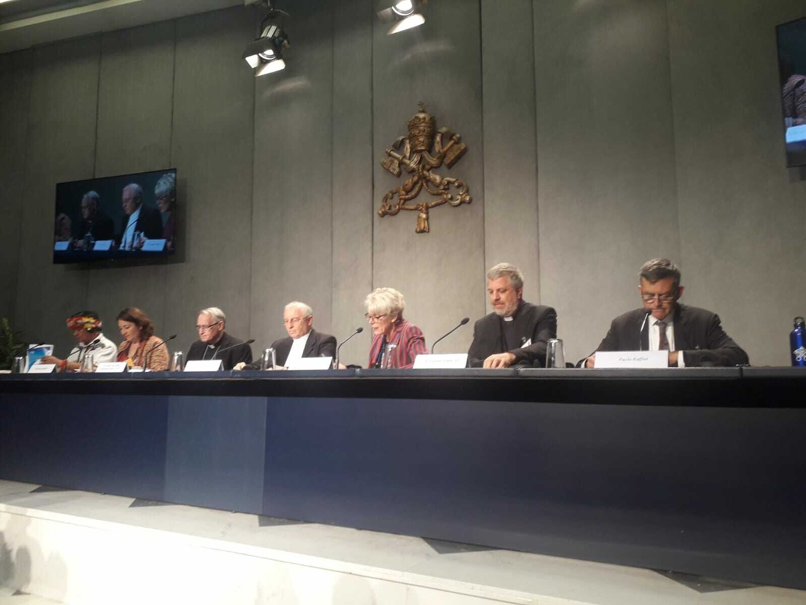 Los sinodales, en rueda de prensa