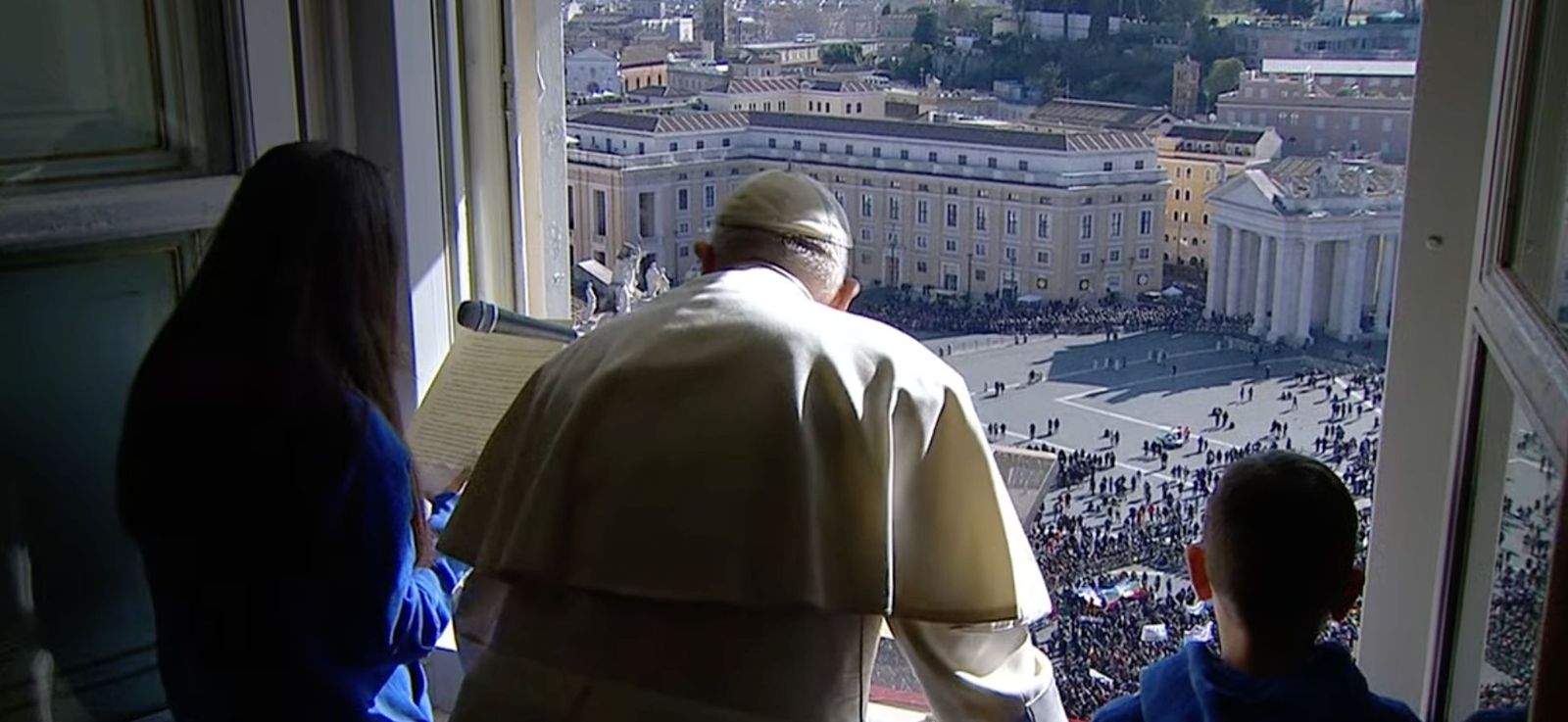Ángelus del Papa con niños de la Acción Católica