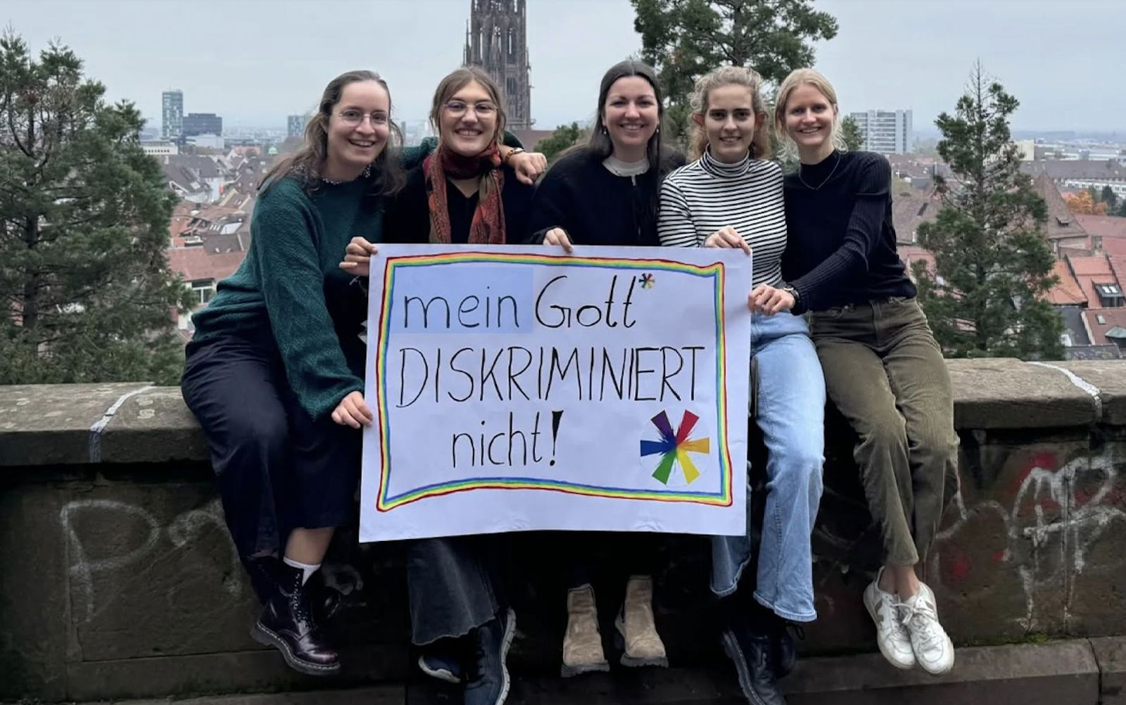 Jóvenes partidarias del sacerdocio femenino