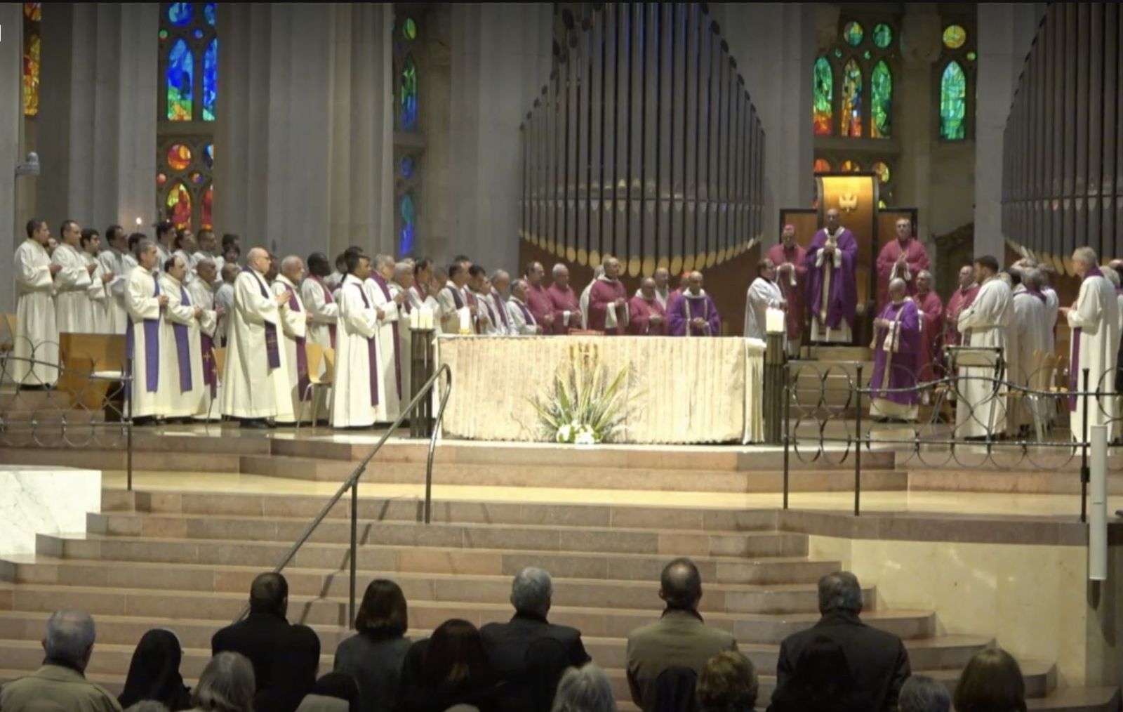 Omella, en el altar de la Sagrada Familia