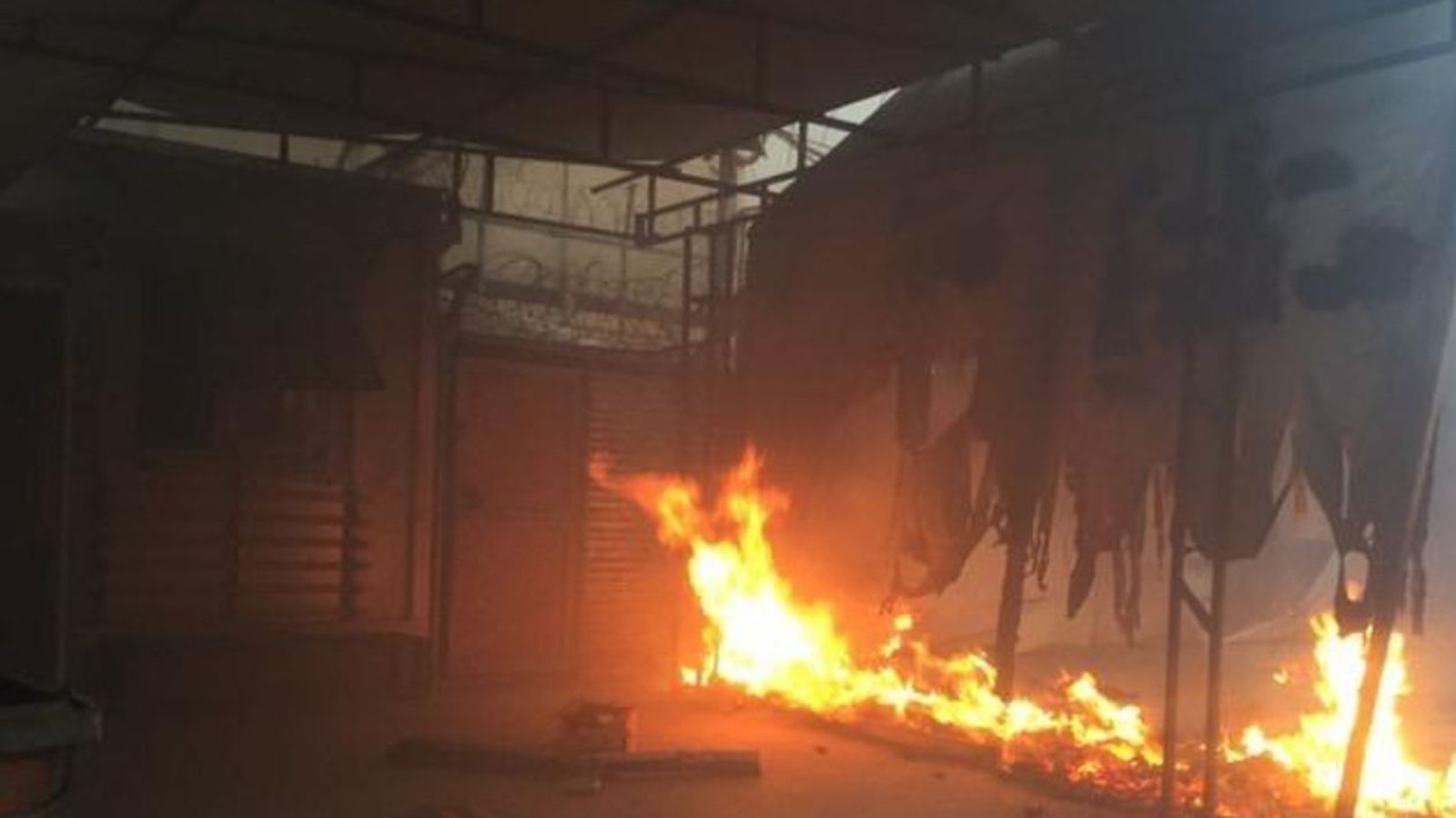 Las carpas humanitarias han ardido en Moria