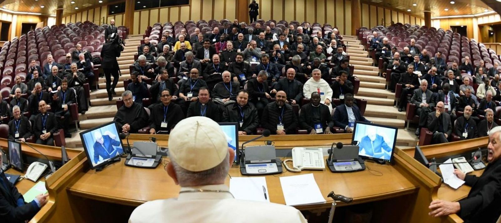 Francisco y los religiosos