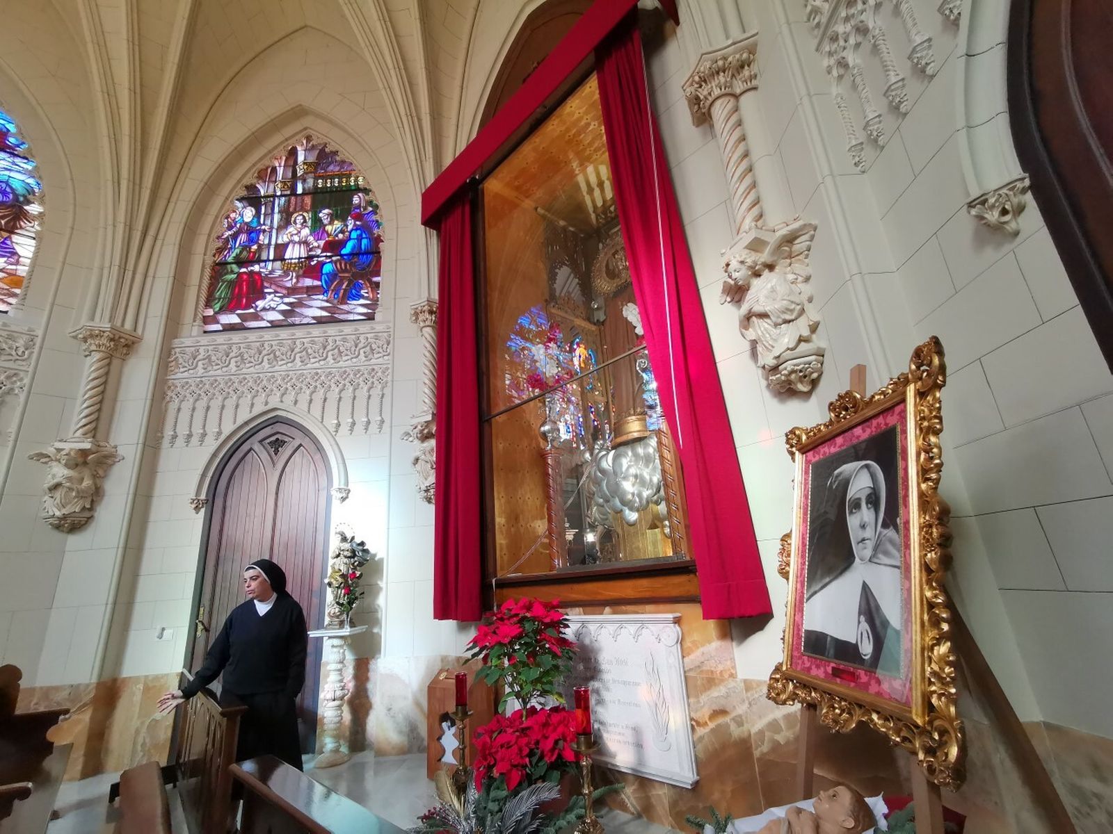 Camarín donde está enterrada la Madre Petra