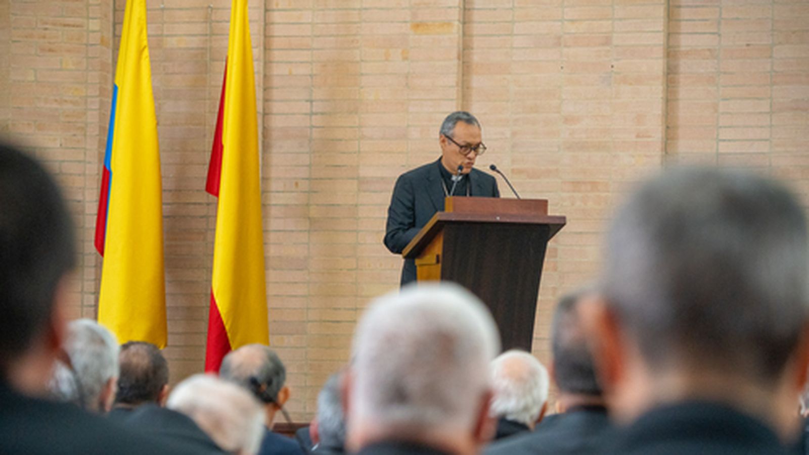 Mons. Lizardo Estrada