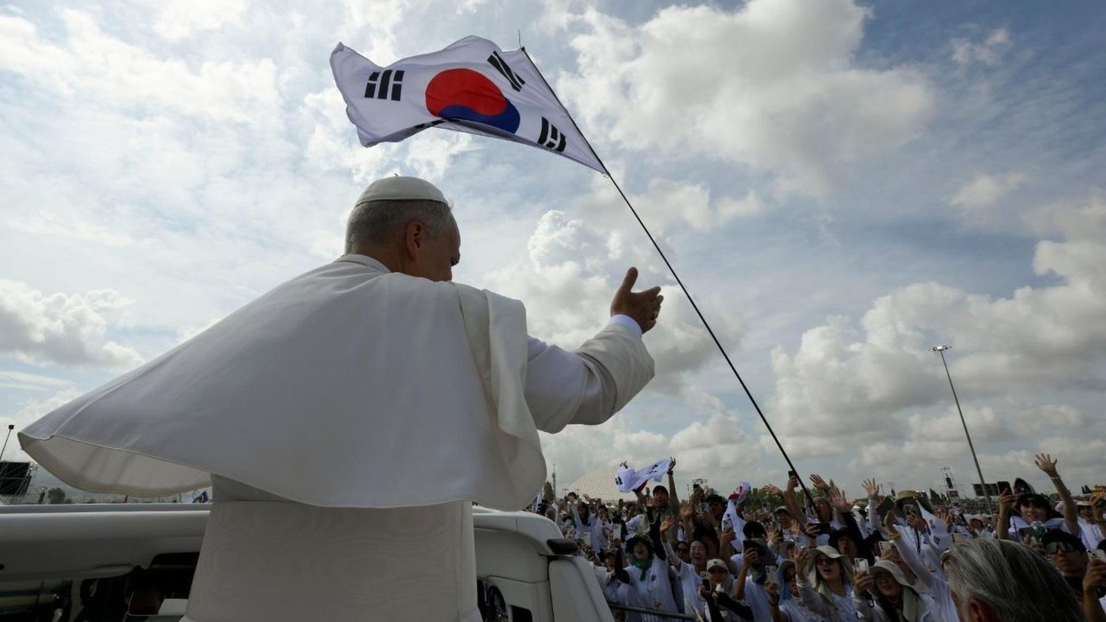 León XIV y la bandera de Corea del Sur
