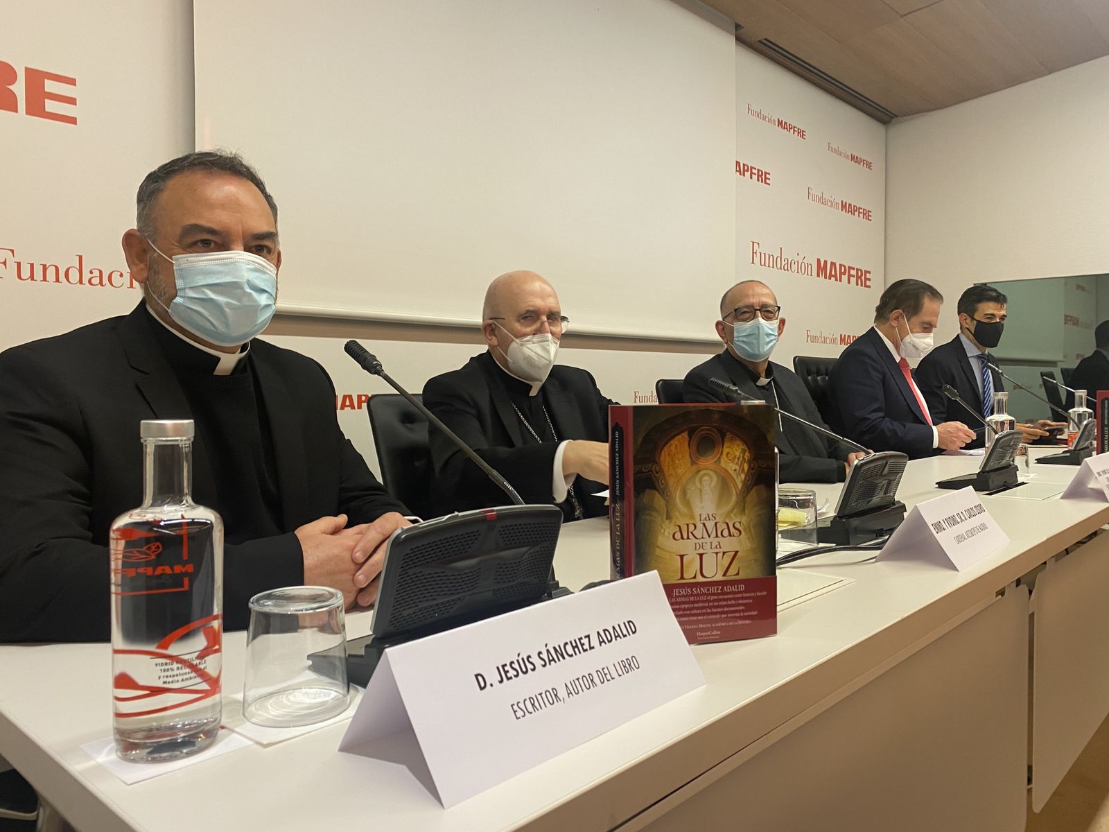 Los intervinientes en la presentación del libro de Sánchez Adalid